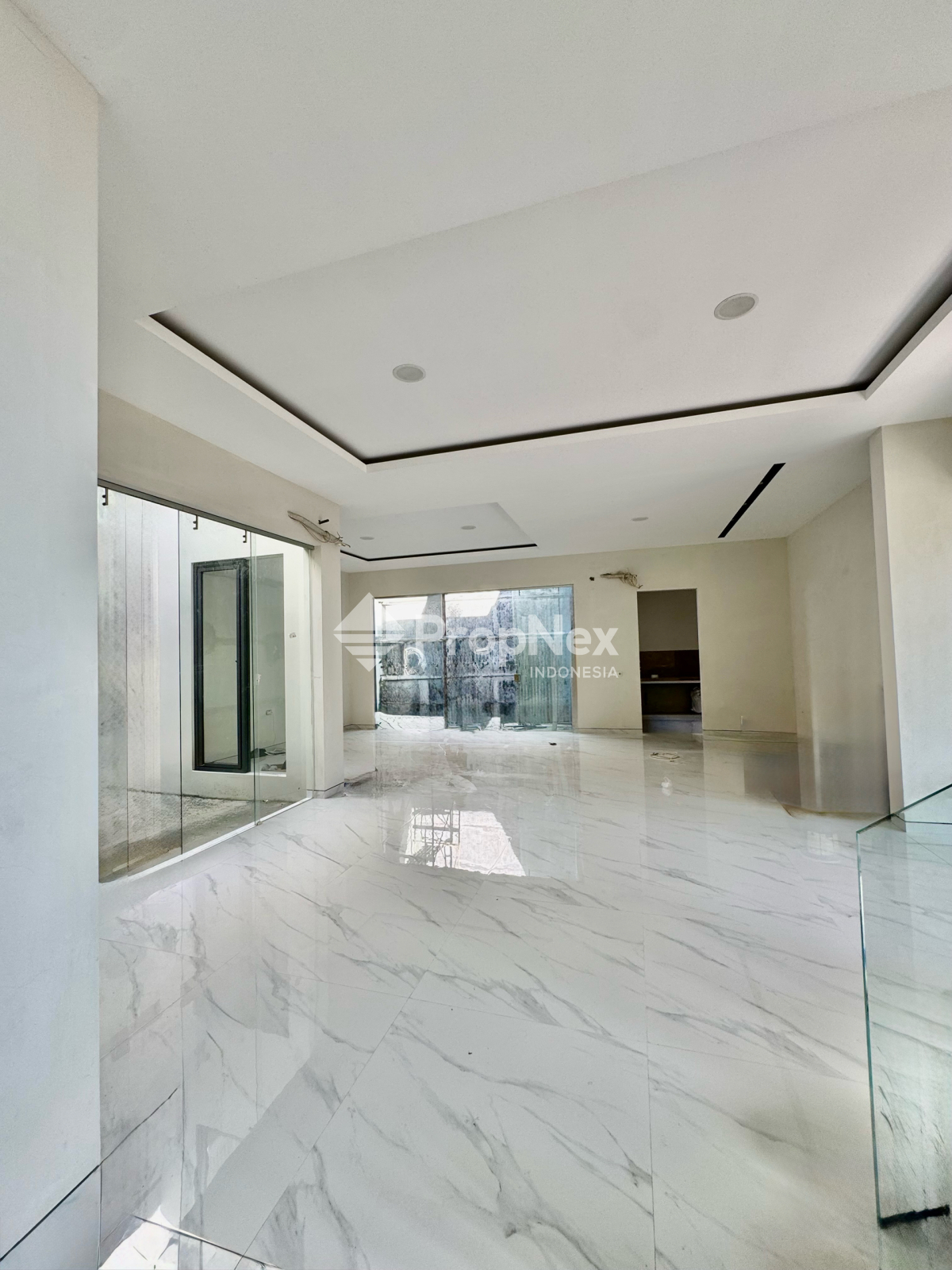 DIJUAL RUMAH RAFFLES GARDEN CITRALAND 2 LT HOOK DEKAT CIPUTRA SCHOOL — foto 5