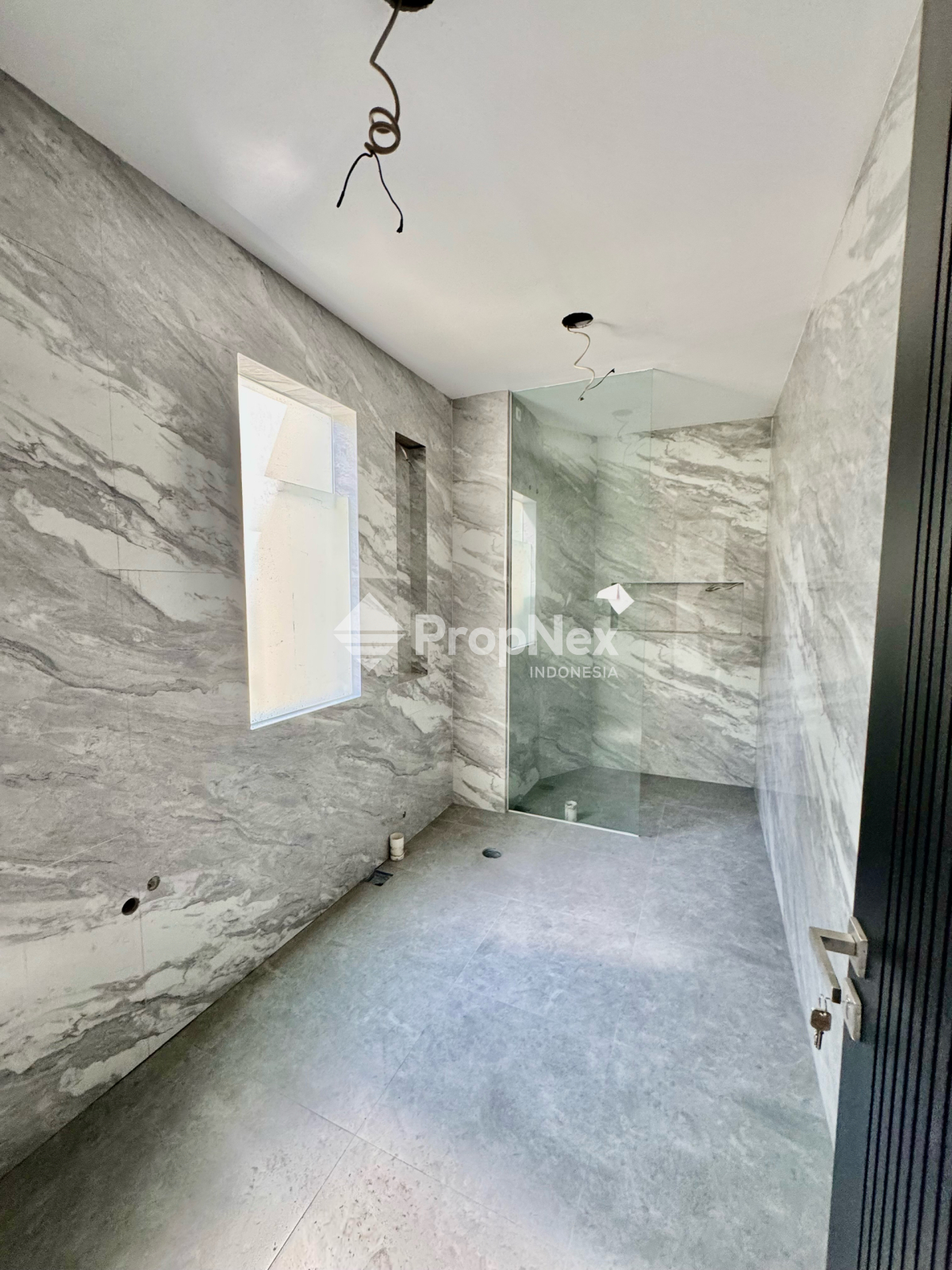 DIJUAL RUMAH RAFFLES GARDEN CITRALAND 2 LT HOOK DEKAT CIPUTRA SCHOOL — foto 8