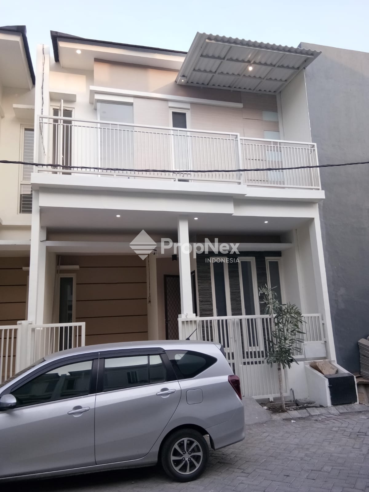 Rumah Villa Darmo Indah 2 Lantai Depan Perum Alam Galaxy — foto 4