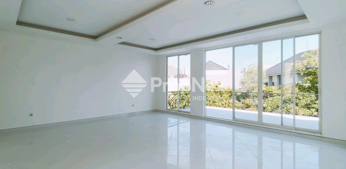 rumah pakuwon city mewah gress siap huni — foto 6