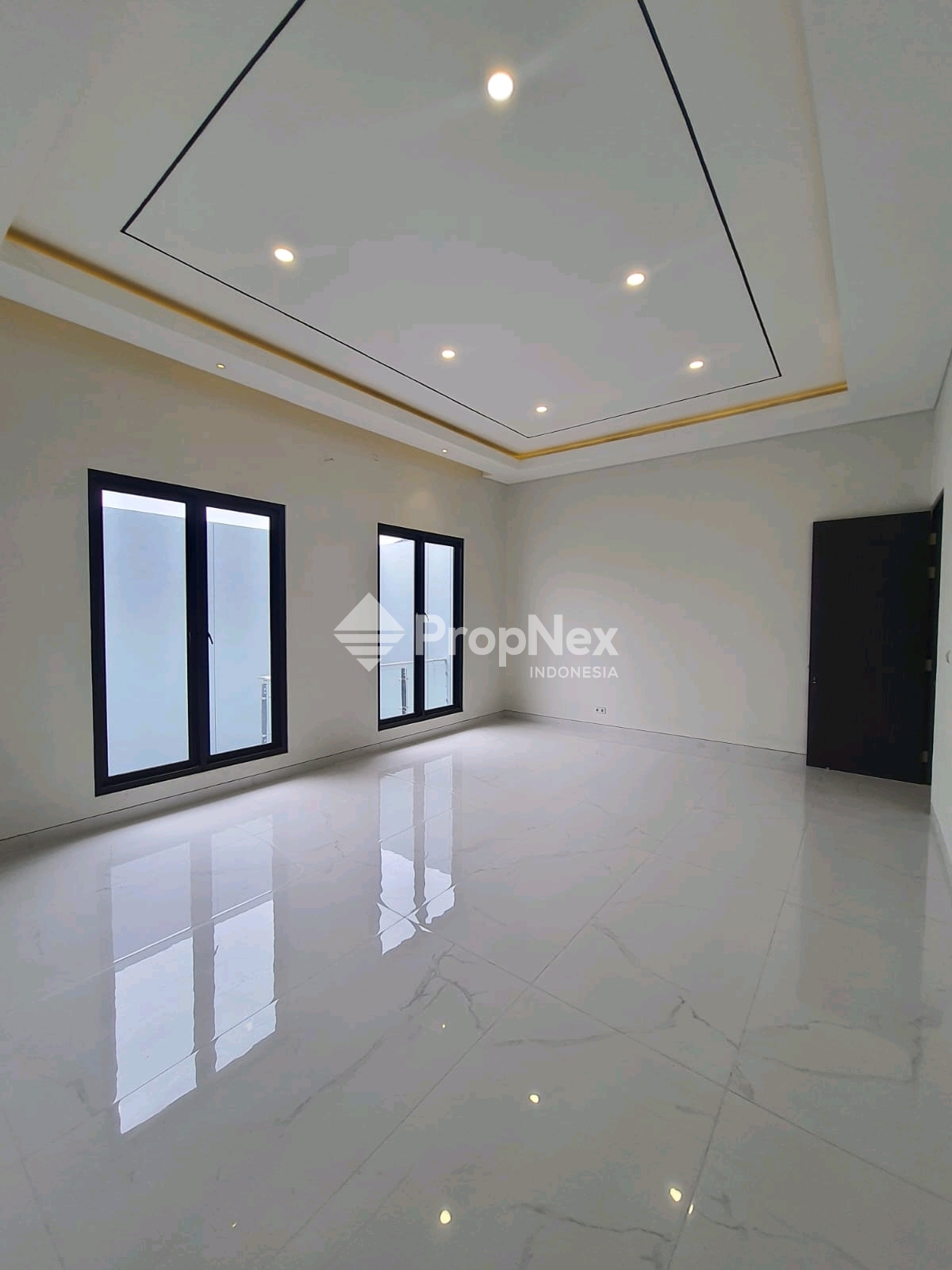 Rumah Mewah Citraland Utama Depan 5KT 6KM Baru — foto 3