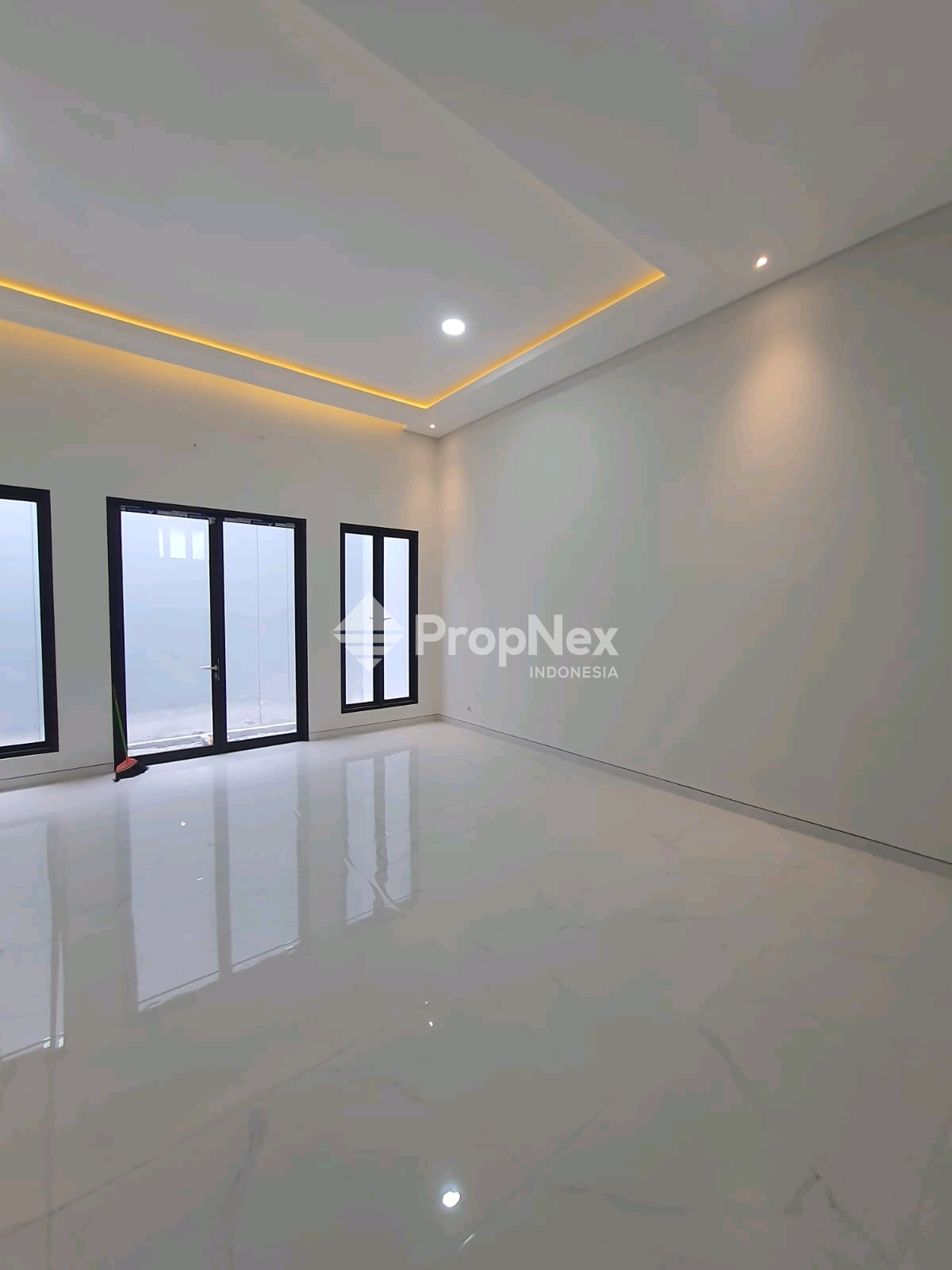 Rumah Mewah Citraland Utama Depan 5KT 6KM Baru — foto 6