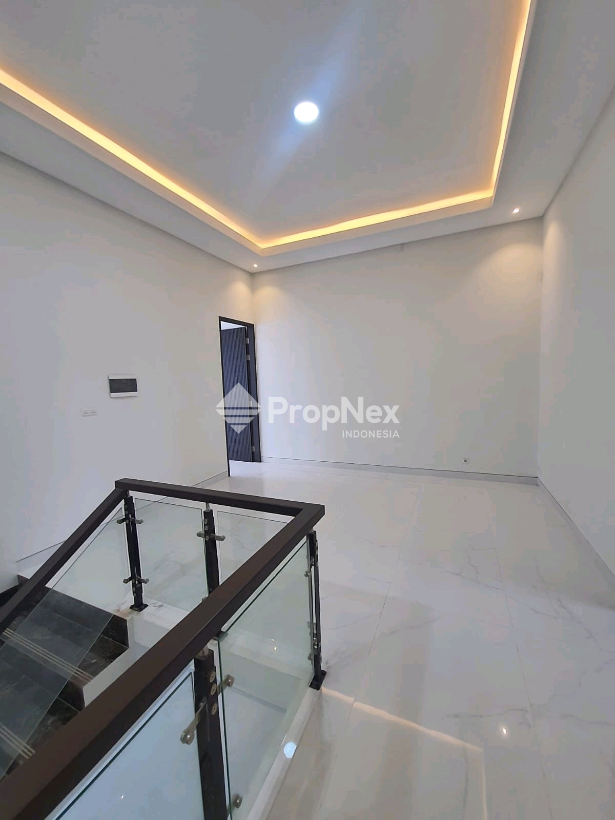 Rumah Mewah Citraland Utama Depan 5KT 6KM Baru — foto 10
