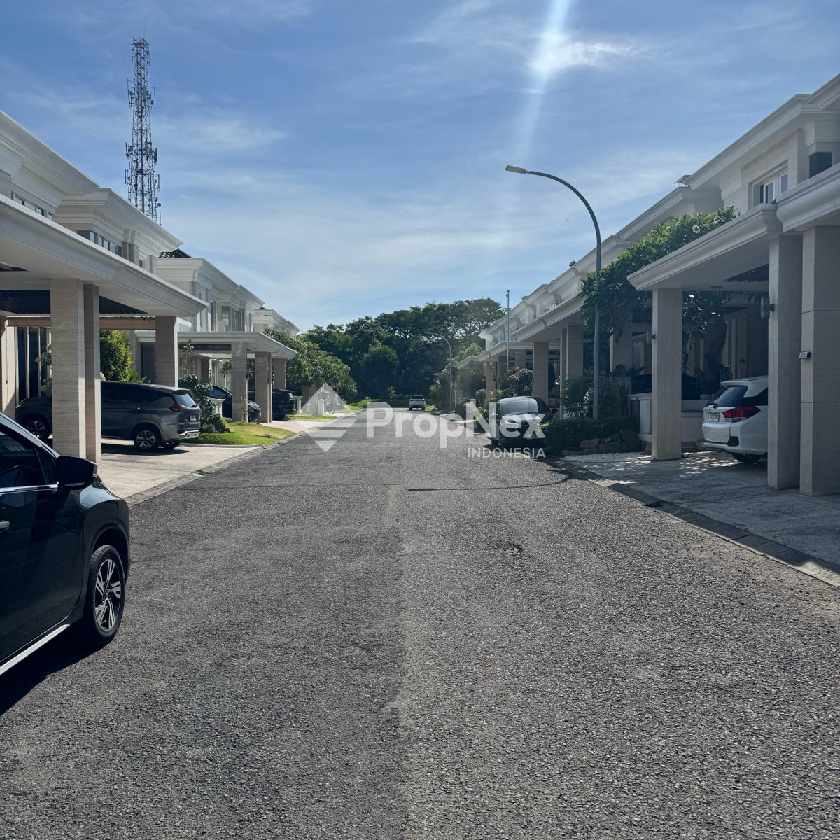 La Riz Wood dekat Clob House Pakuwon Indah — foto 2