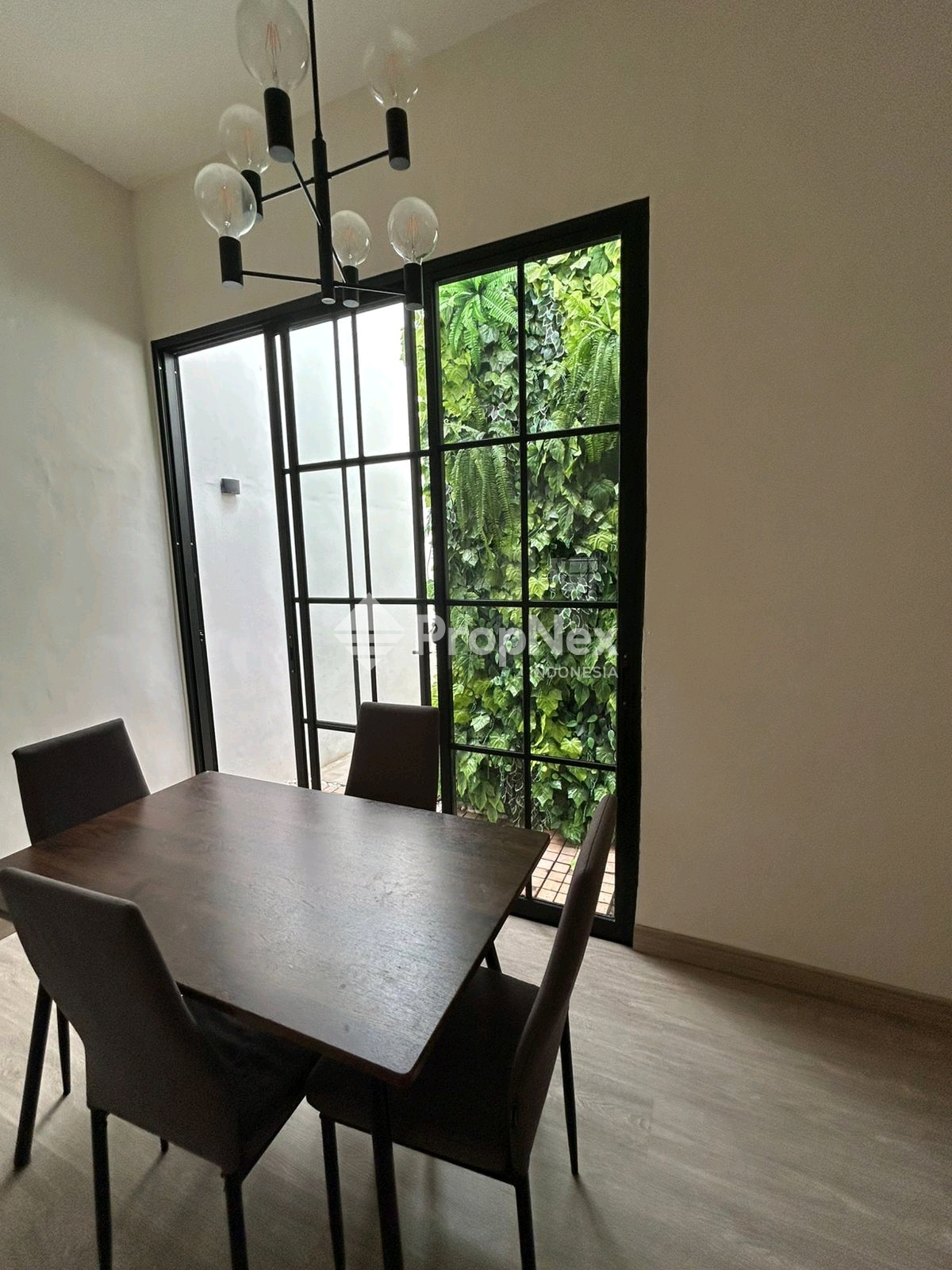 Rumah Modern Pesona Ciputih Bogor Furnished Siap Huni — foto 2