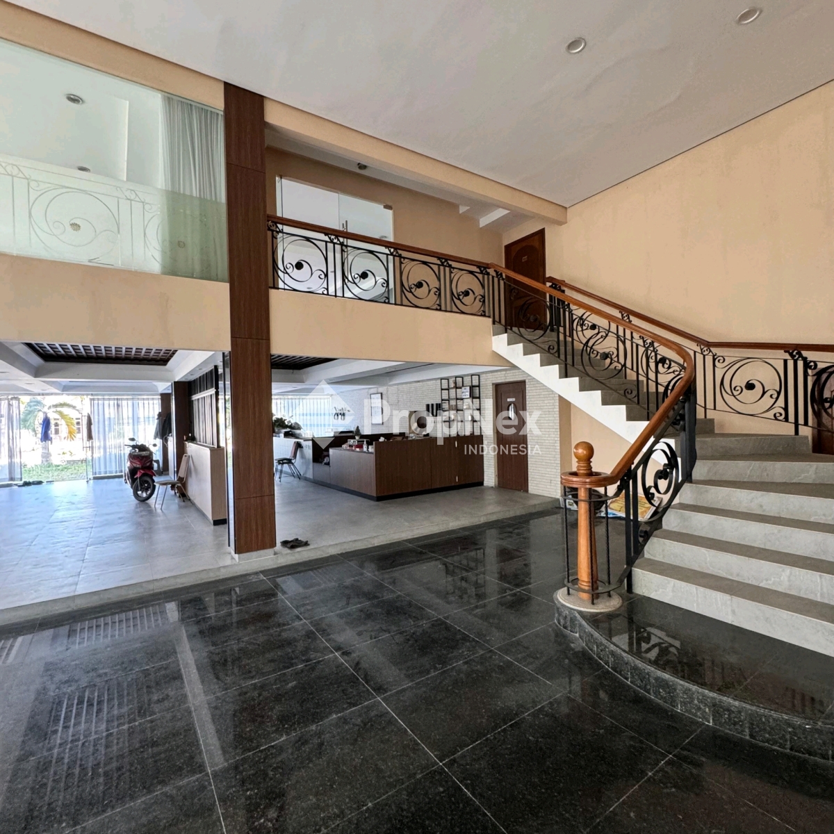 KOMERSIAL JAKSA AGUNG SUPRAPTO ~ PUSAT KOTA SURABAYA