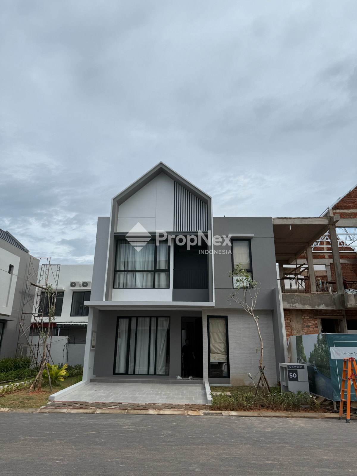 Garden Avenue Cluster Rosewood