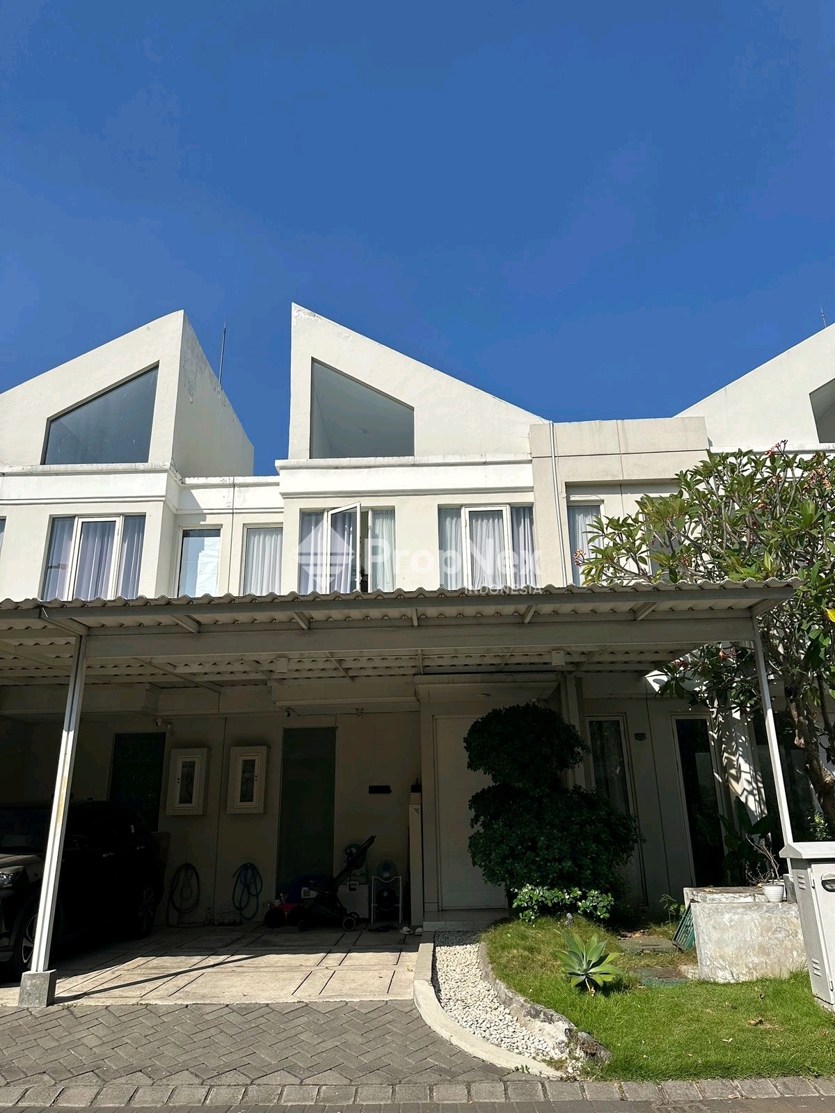 Dijual Murah Rumah Grand Pakuwon Cluster Adelaide Furnish Benowo 2LT LT72m 2KT Full Furnished Surabaya Barat