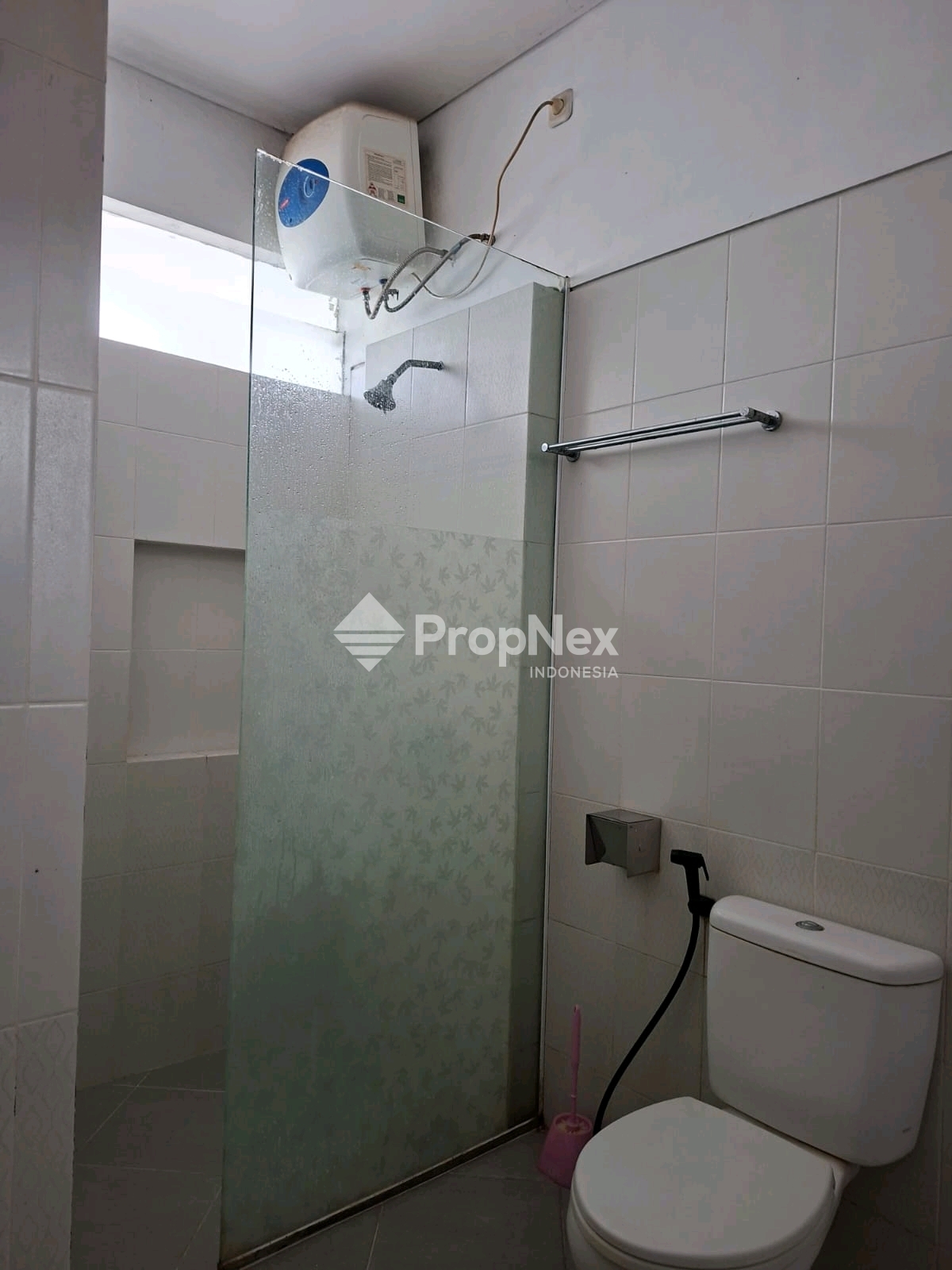 Rumah Mewah 2 Lantai Royal Residence Wiyung Surabaya — foto 7