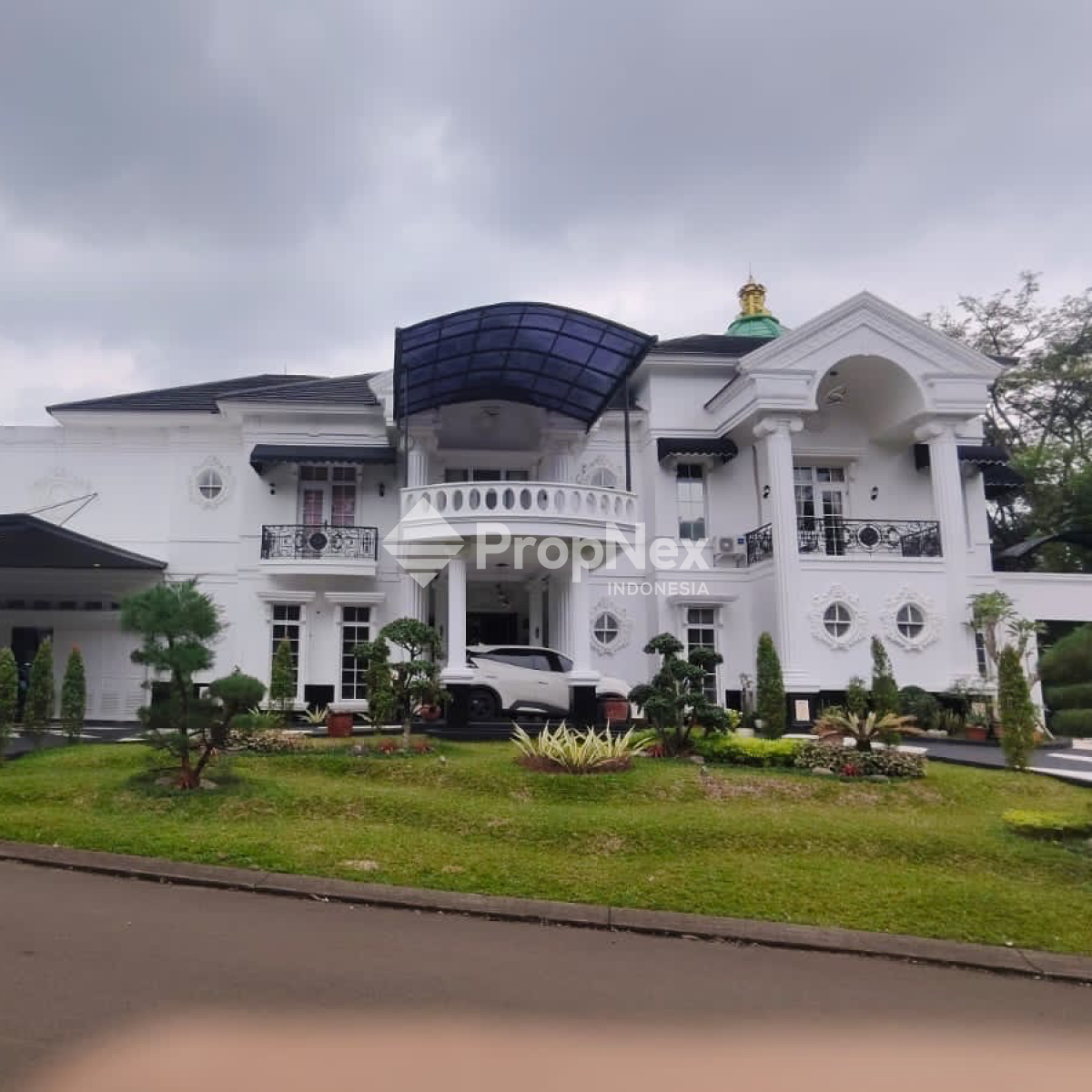 Legenda Wisata Acropolis Gn Putri Jawa Barat