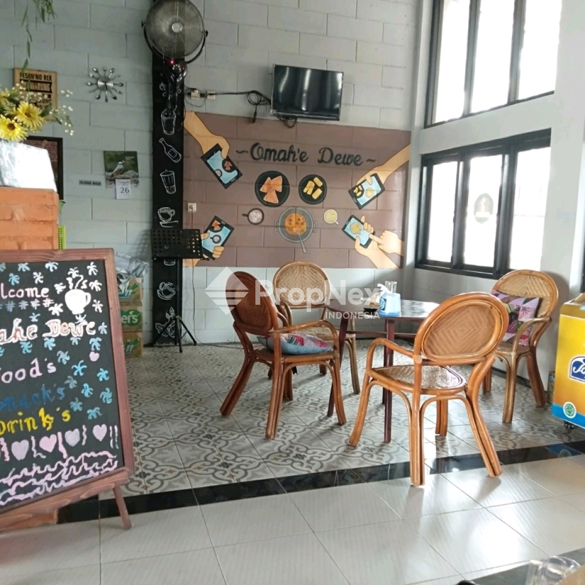 CAFE RESTO di Raya Pandaan TRETES — foto 3