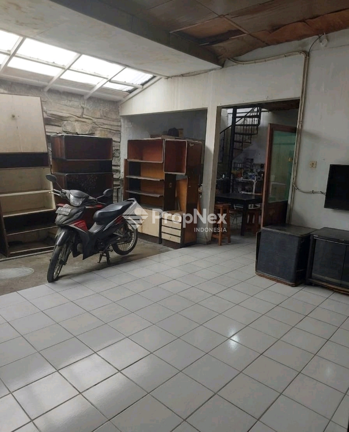 Dijual Tanah Bonus Bangunan Donowati Sukomanunggal LT216m Surabaya Barat