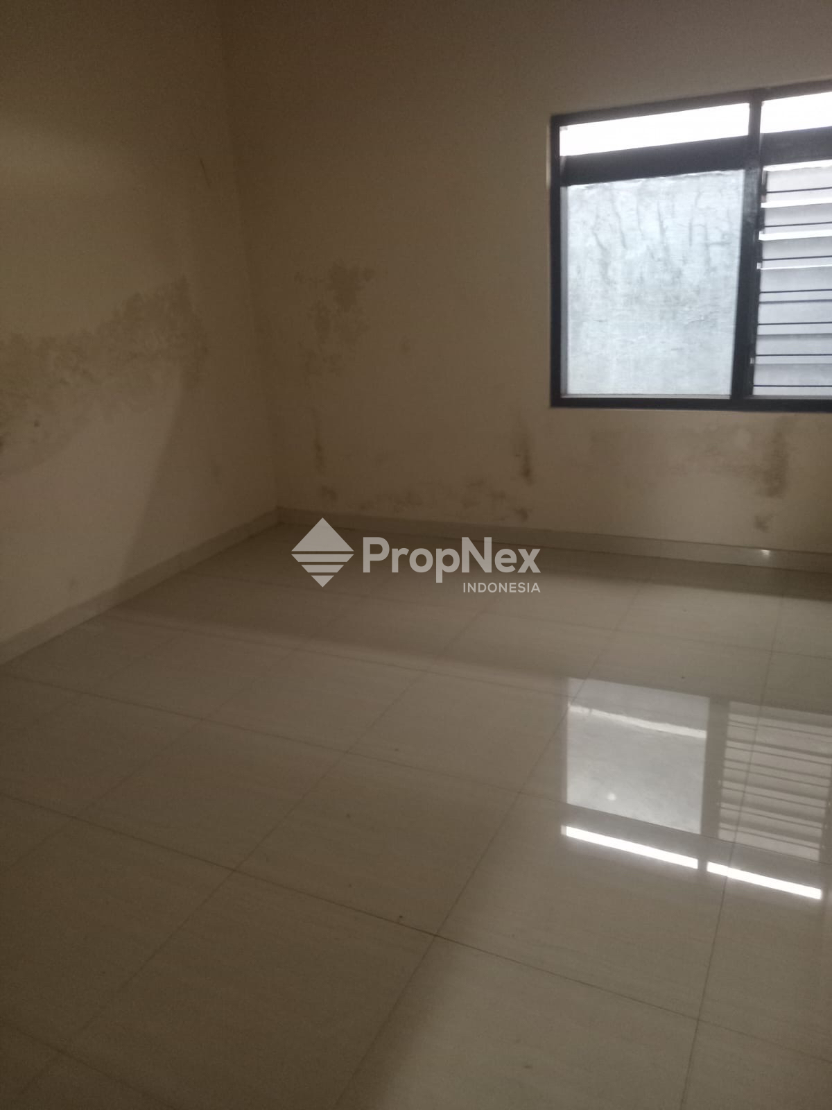 Rumah Elite Tegal Kangkung Bukit Sari Semarang Strategis — foto 3