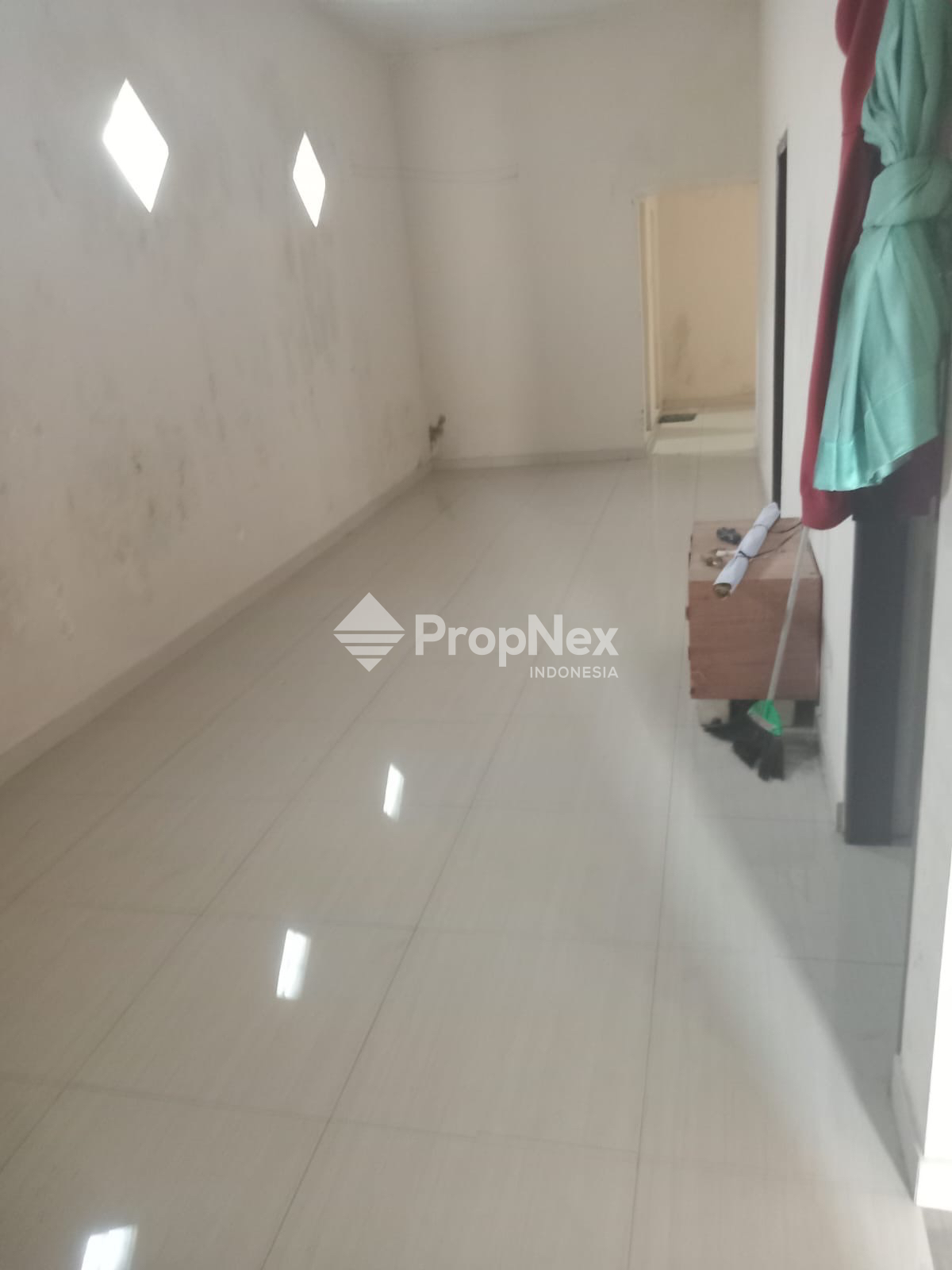Rumah Elite Tegal Kangkung Bukit Sari Semarang Strategis — foto 4