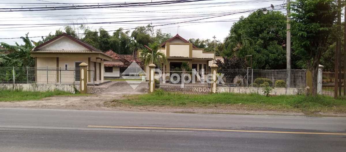 Rumah Pribadi dan Klinik Bagus di Gresik Lokasi Strategis
