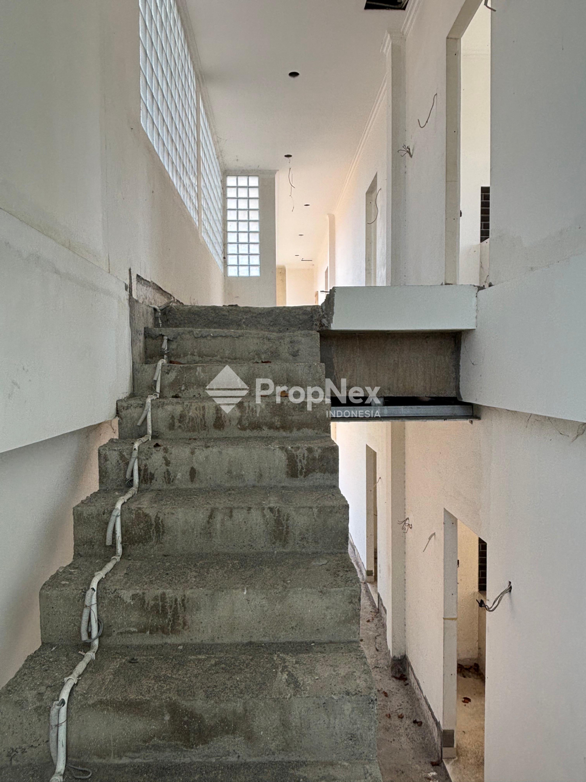 Dijual Tanah Ada Bangunan Kos Ruko Pinggir Raya Tengah Kota Sidoarjo — foto 2