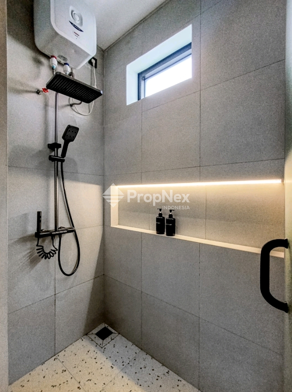 Rumah Mewah 5KT & Private Pool — foto 2