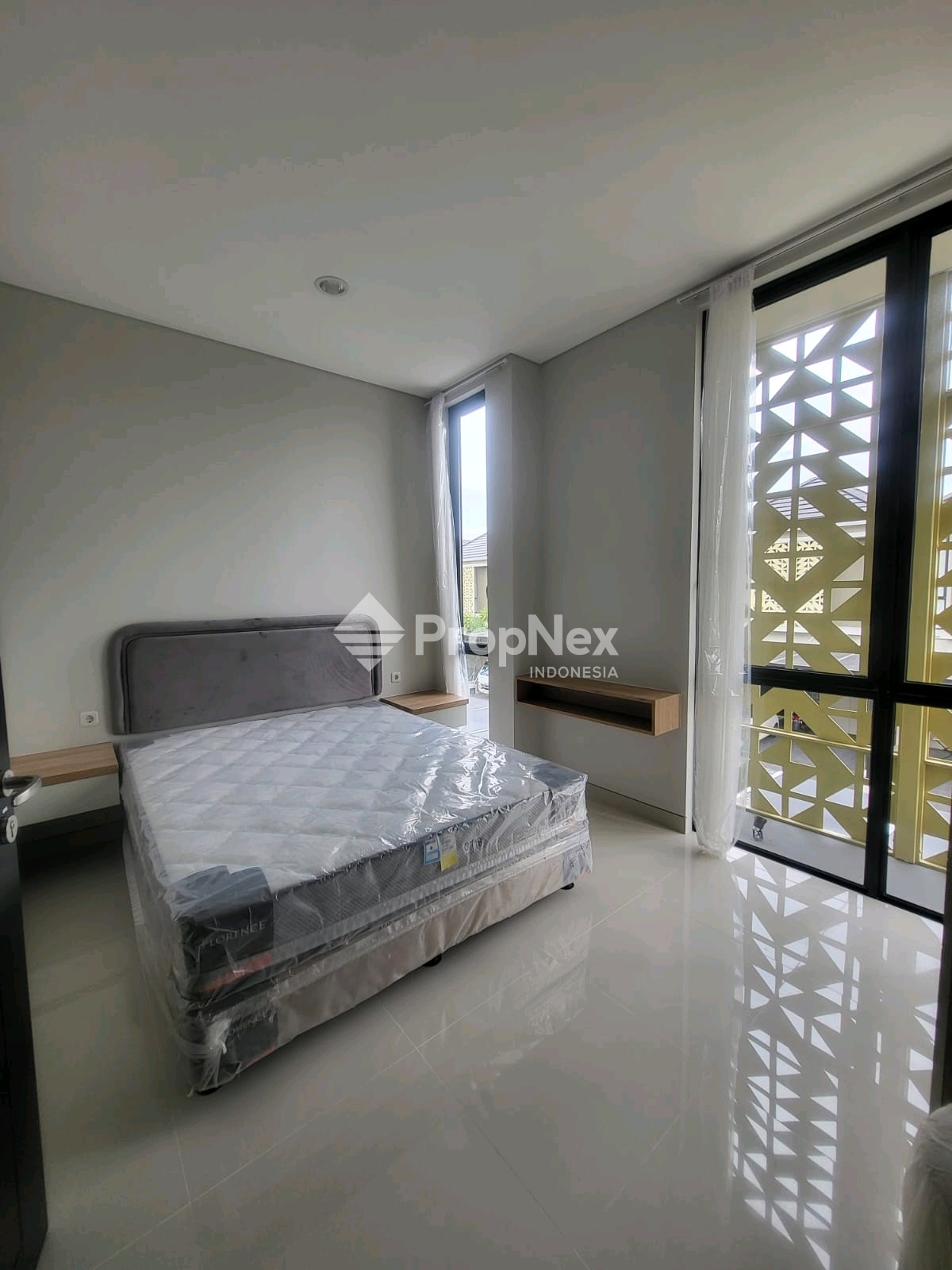 RUMAH BARU GREENLAKE CITRALAND (SIAP HUNI) — foto 4