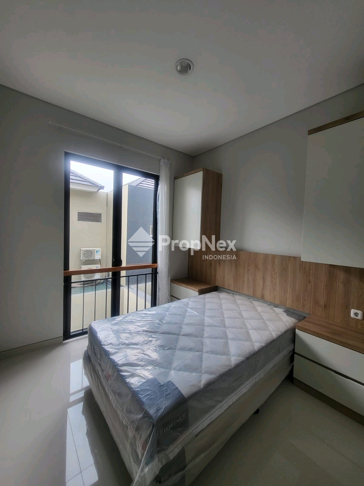 RUMAH BARU GREENLAKE CITRALAND (SIAP HUNI) — foto 5