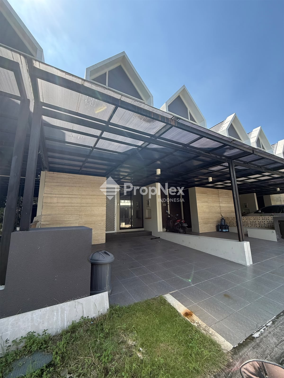 Rumah 2 Lantai Bagus Minimalis SHM di Citraland Northwest