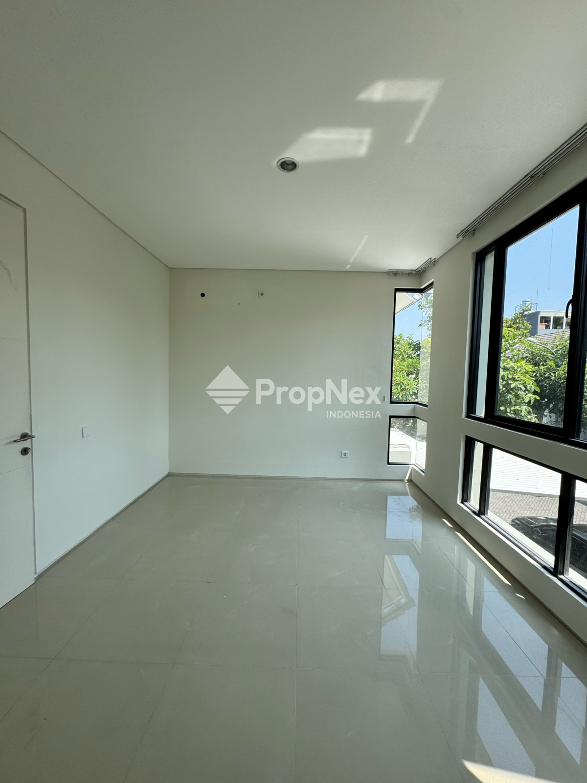 Full Renov North West Lake Ciputra Kasih — foto 9