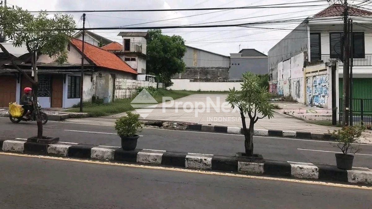 JALAN VETERAN