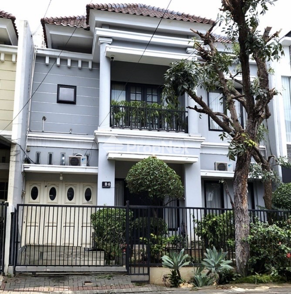 Rumah Mewah Graha Santoso Rungkut Surabaya Dijual