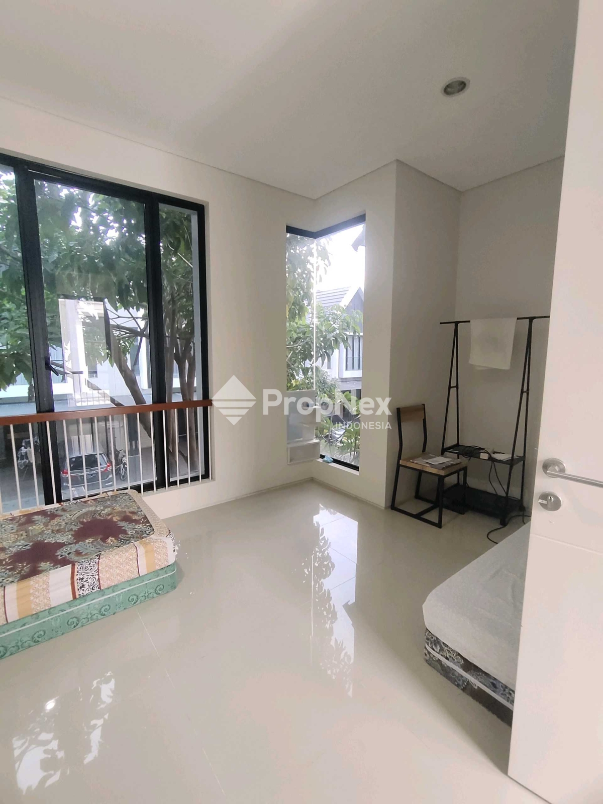 Bagus siap huni Northwest Hill Citraland — foto 7