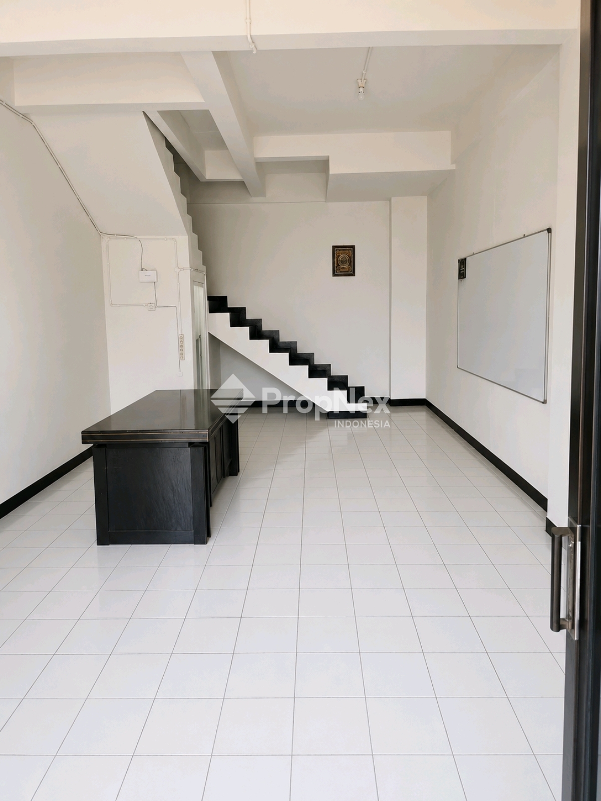 Ruko Strategis Klampis Megah Surabaya 3 lantai — foto 2