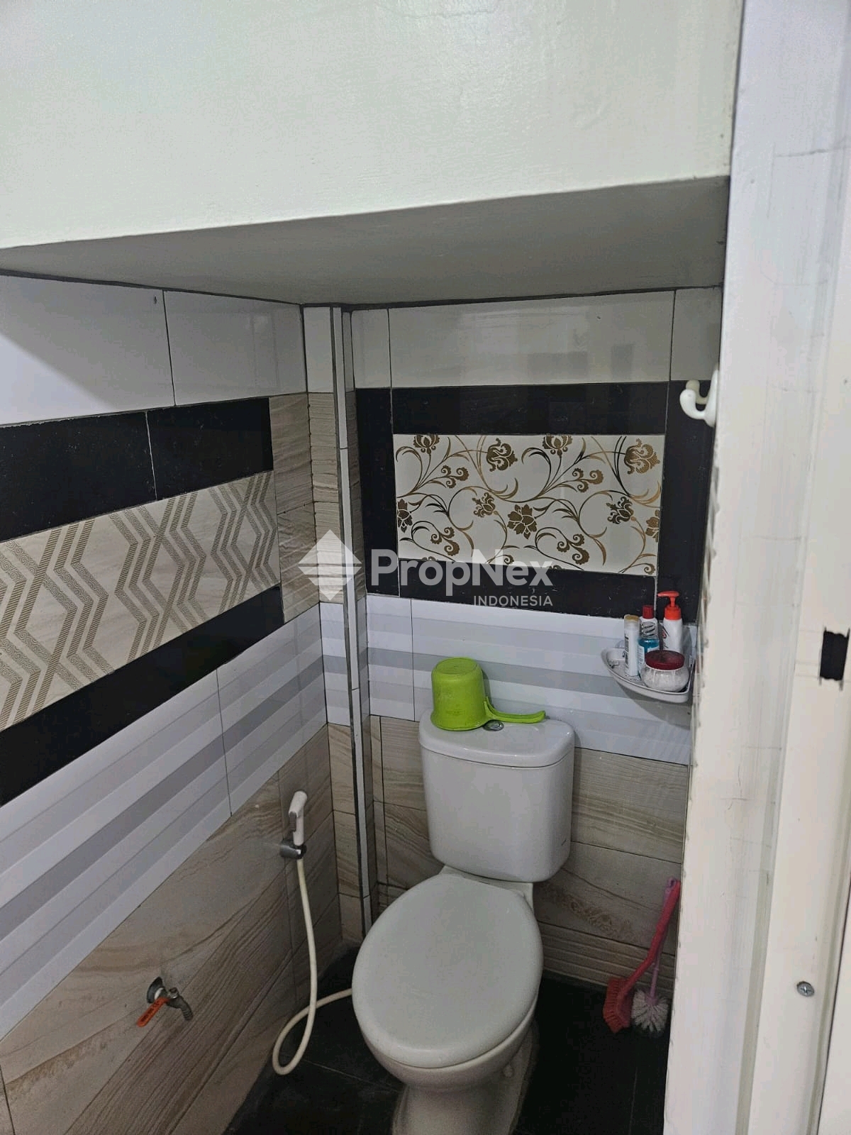 Ruko Strategis Klampis Megah Surabaya 3 lantai — foto 3