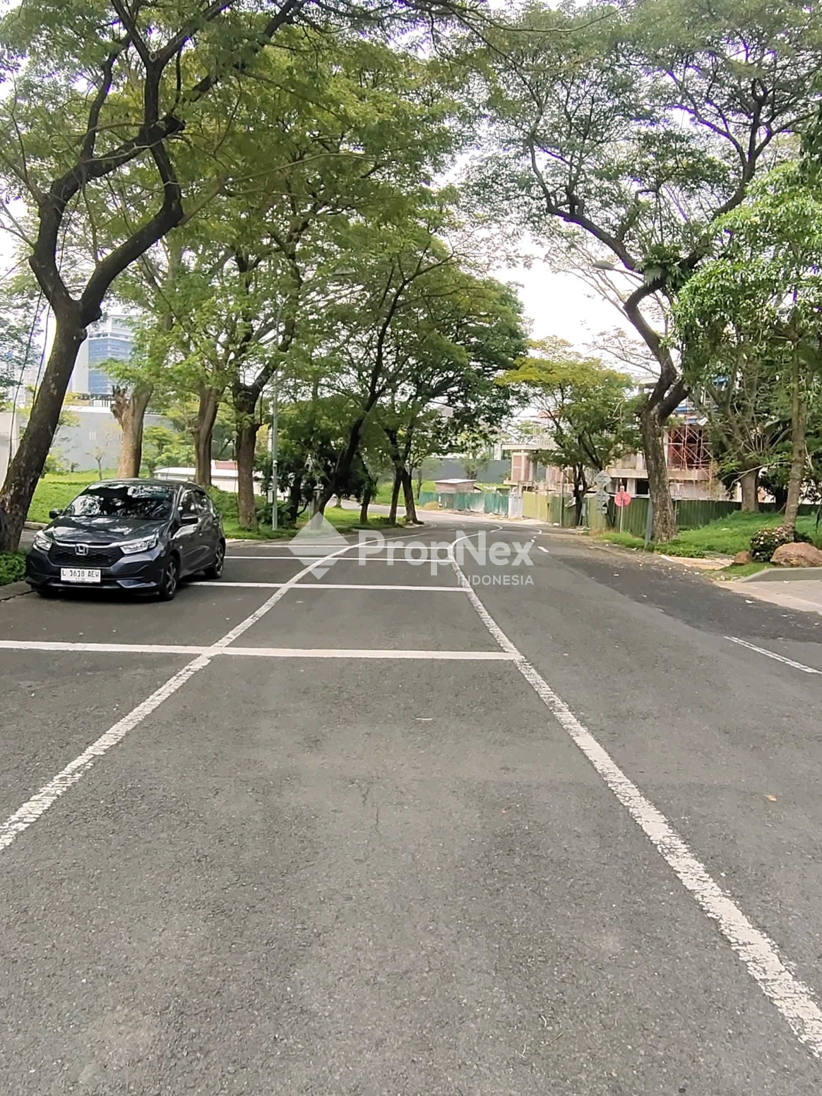 Rumah Villa Mewah Raya Bukit Golf International Citraland Surabaya — foto 4