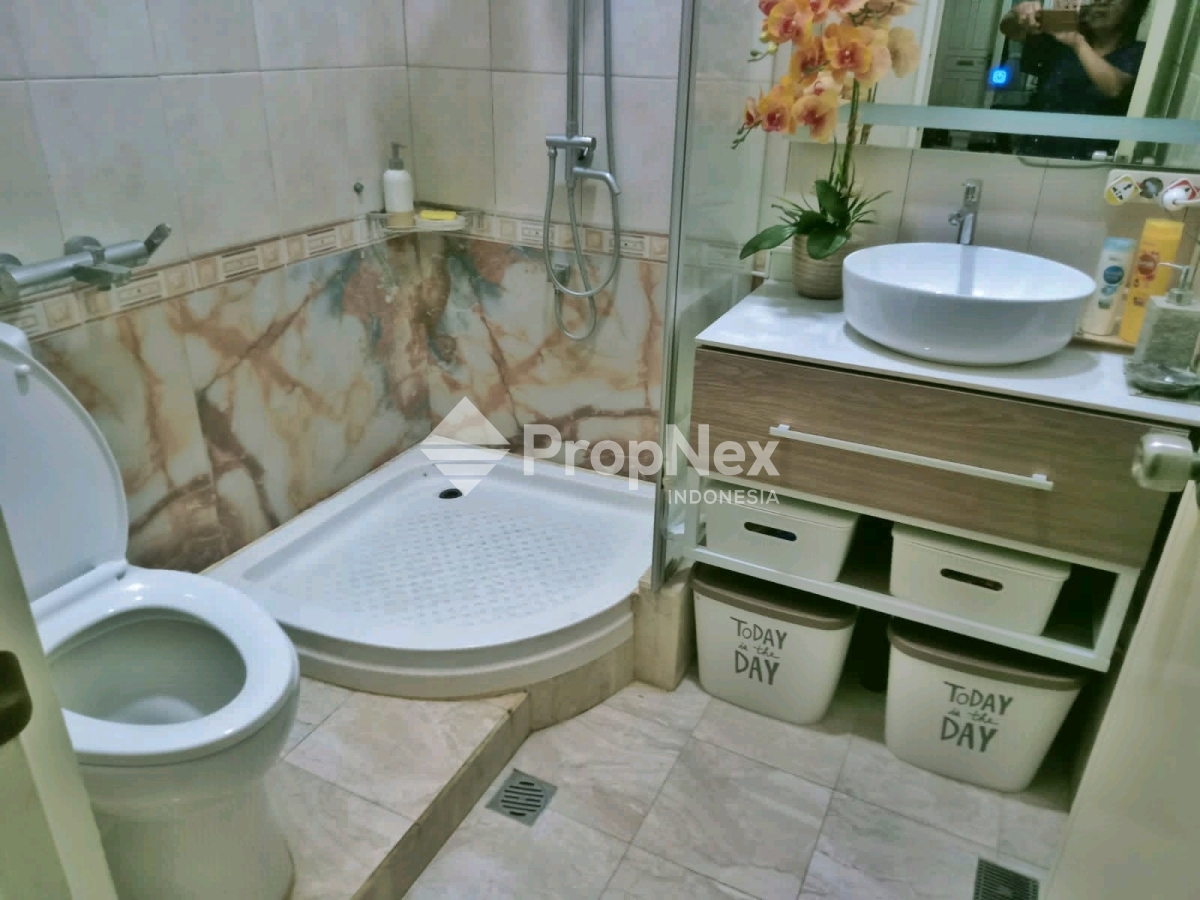 Dijual Rumah Mewah Menanggal Full Furnish 3 rumah jadi 1 siap huni — foto 9