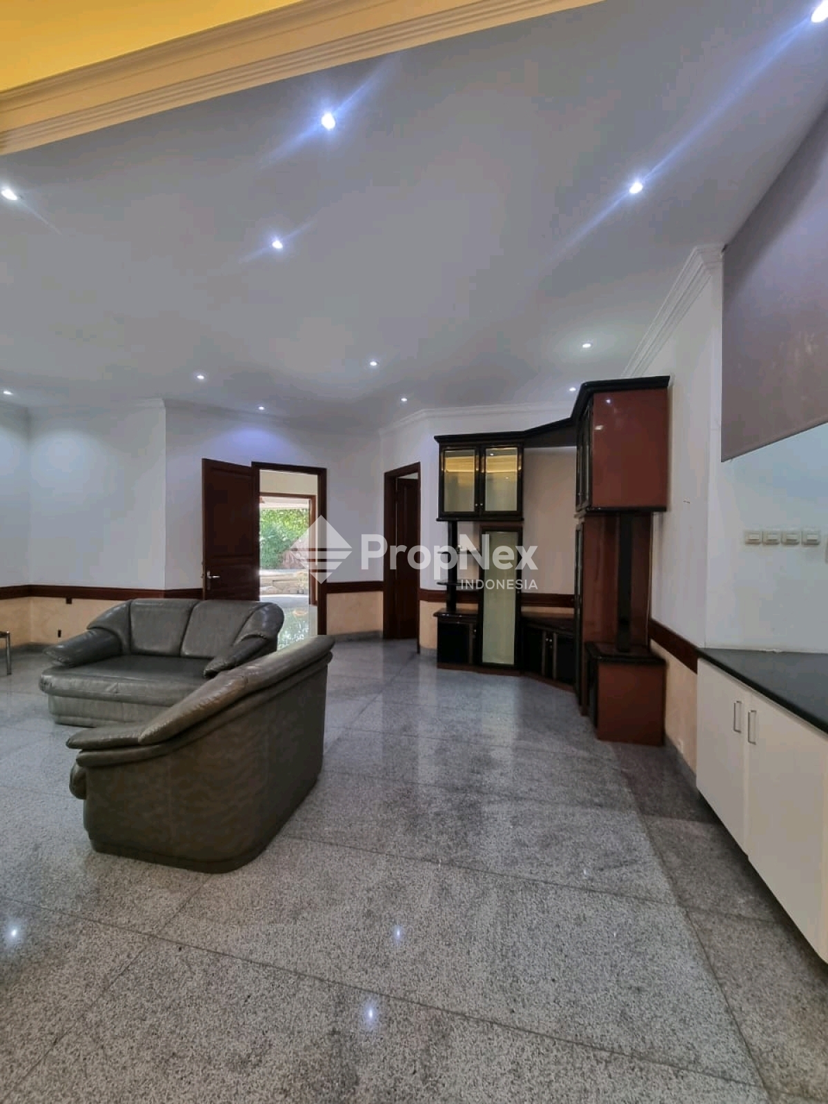 JUAL/SEWA RUMAH GRAHA FAMILY — foto 2