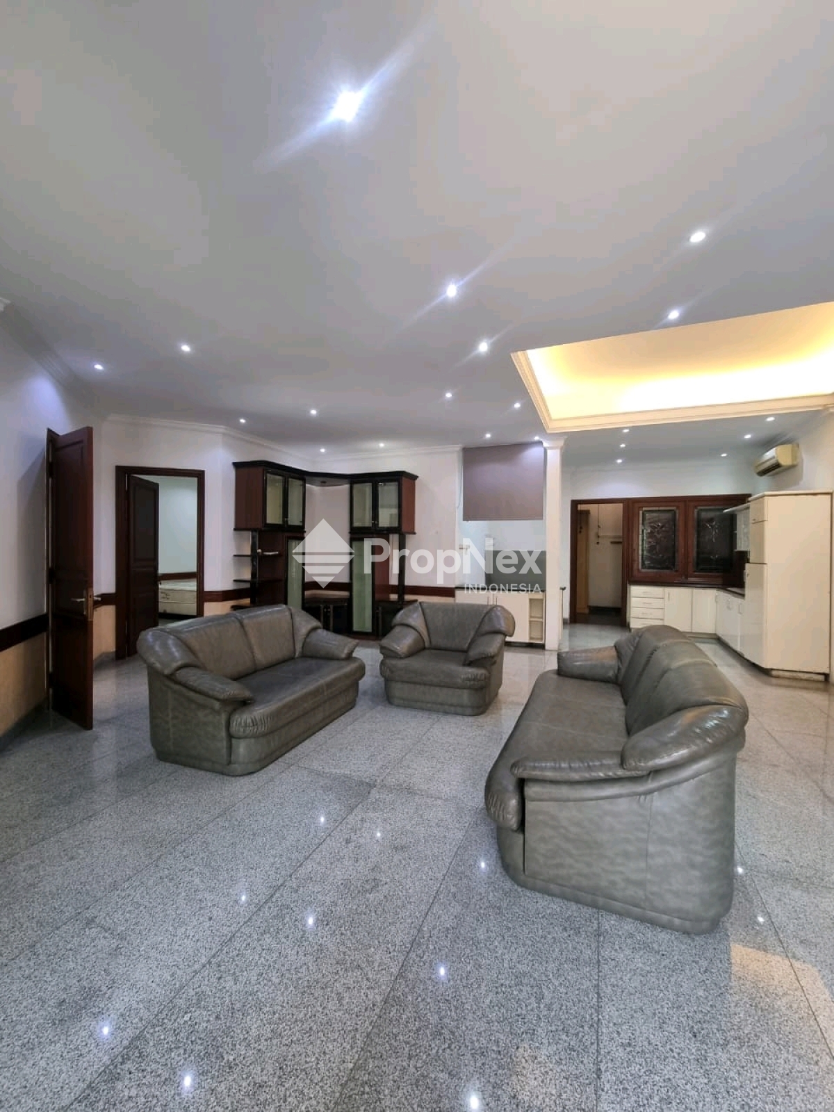 JUAL/SEWA RUMAH GRAHA FAMILY — foto 4
