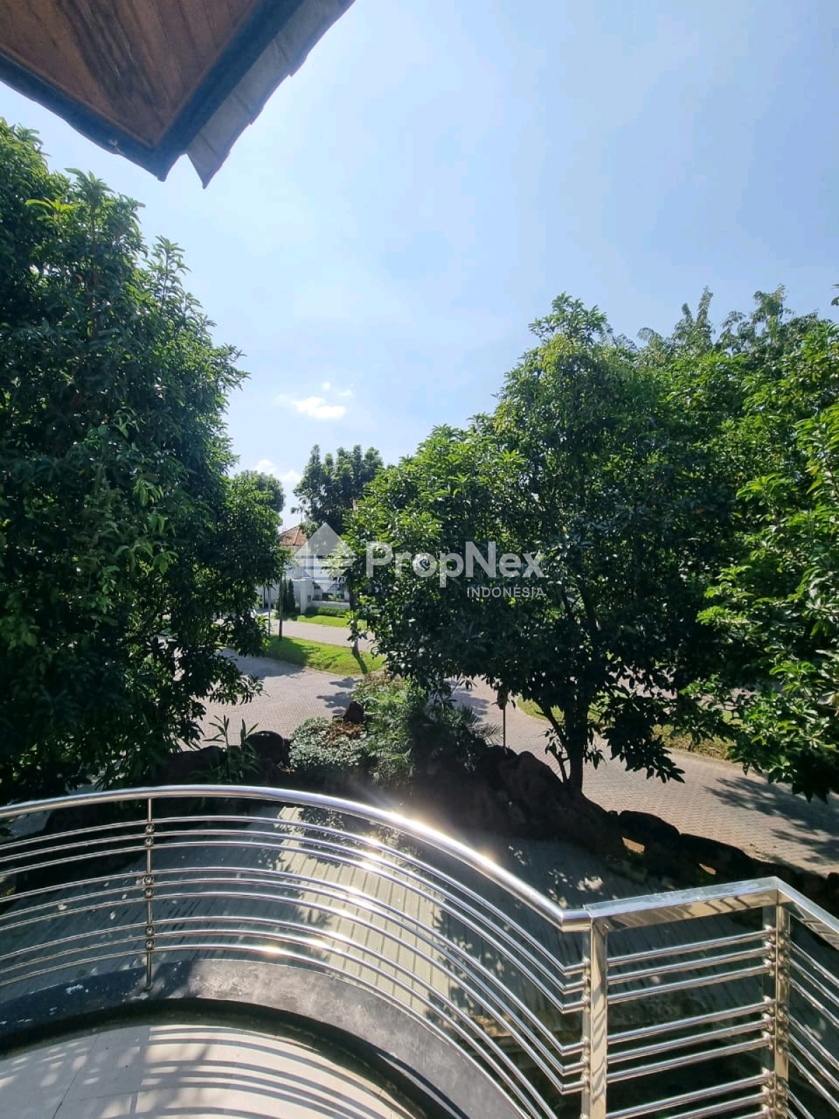 JUAL/SEWA RUMAH GRAHA FAMILY