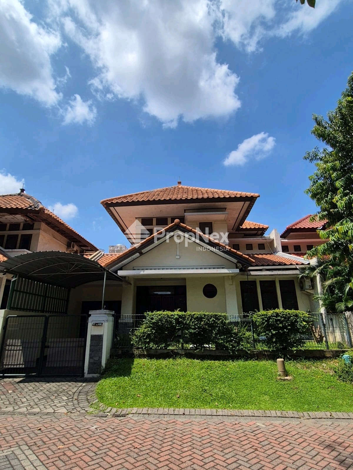 RUMAH DI GRAHA FAMILI ~ FULL FURNISHED