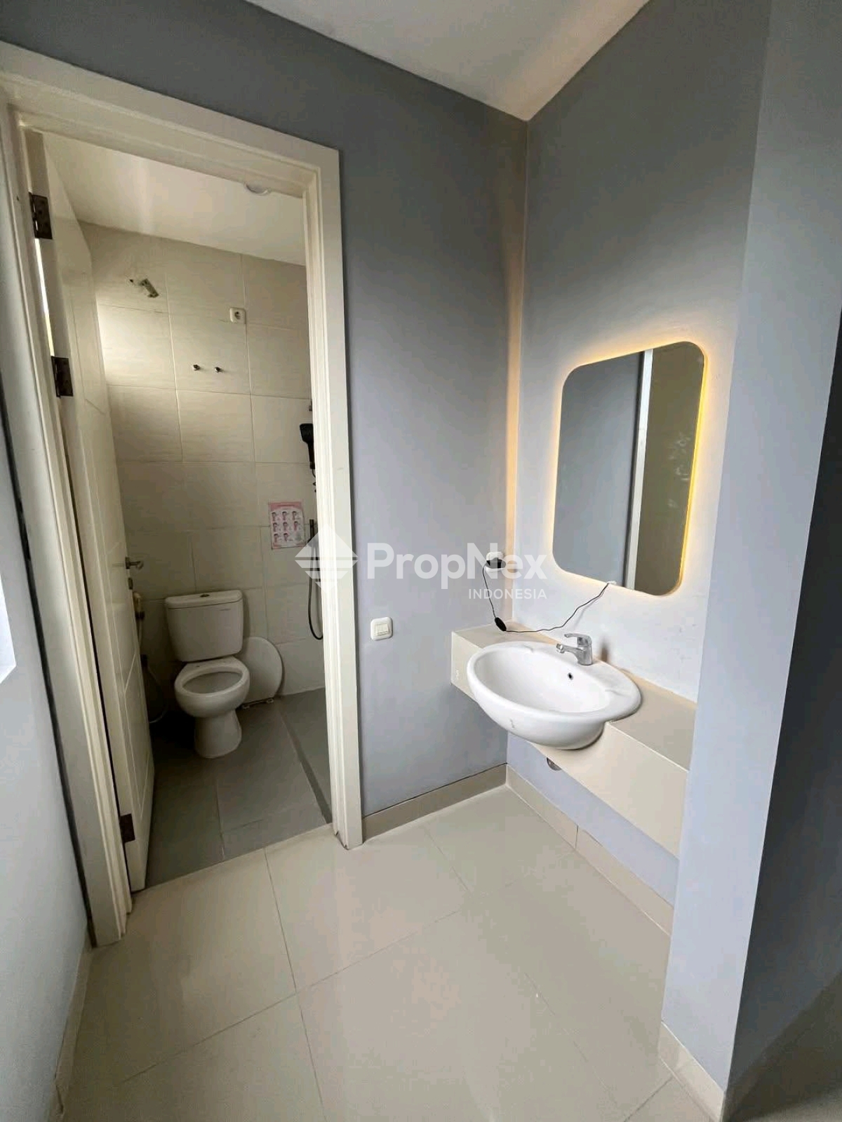 Rumah Baru Minimalis di Grand Harvest Wiyung dekat Royal Residence — foto 2