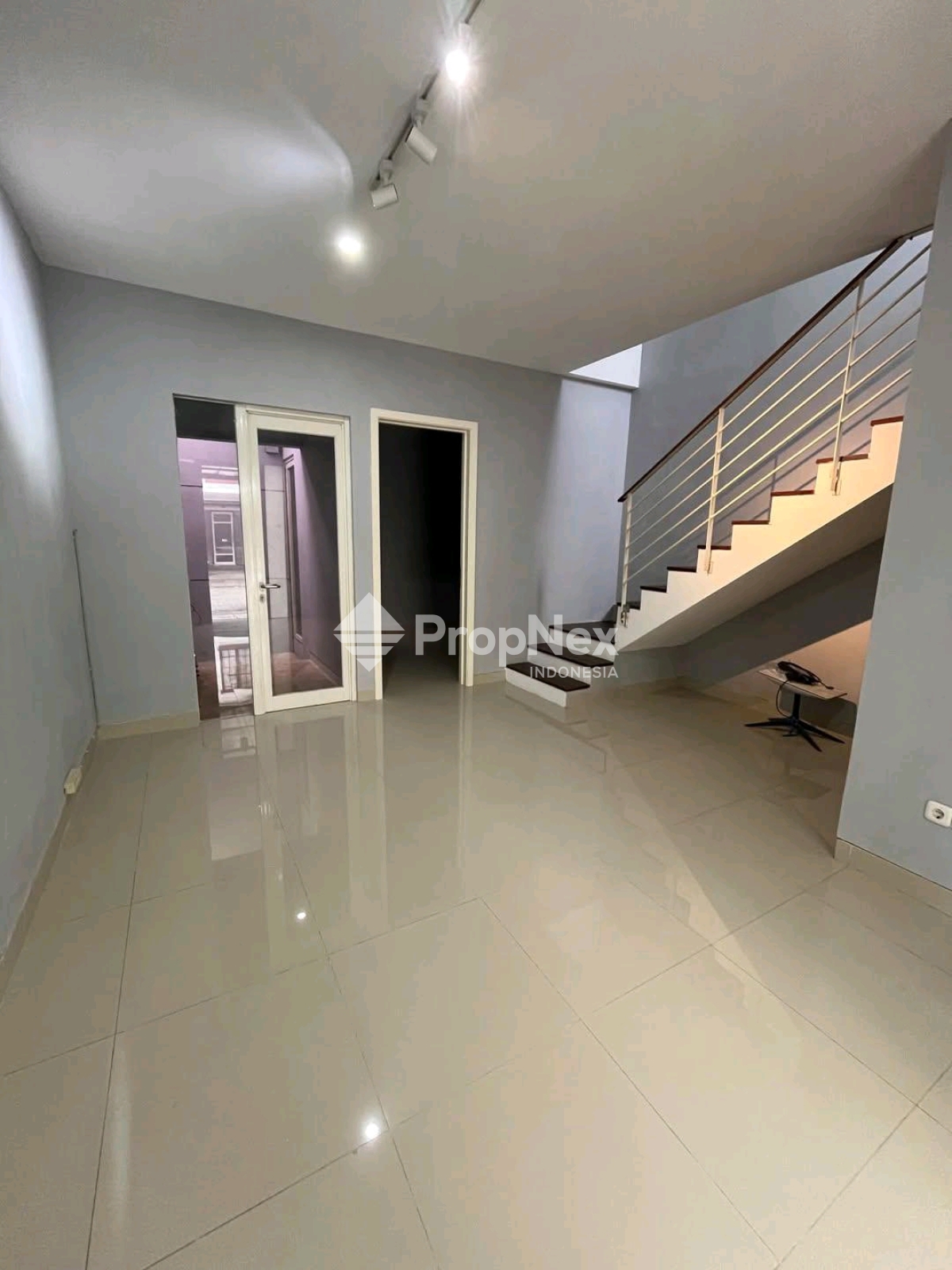 Rumah Baru Minimalis di Grand Harvest Wiyung dekat Royal Residence — foto 3