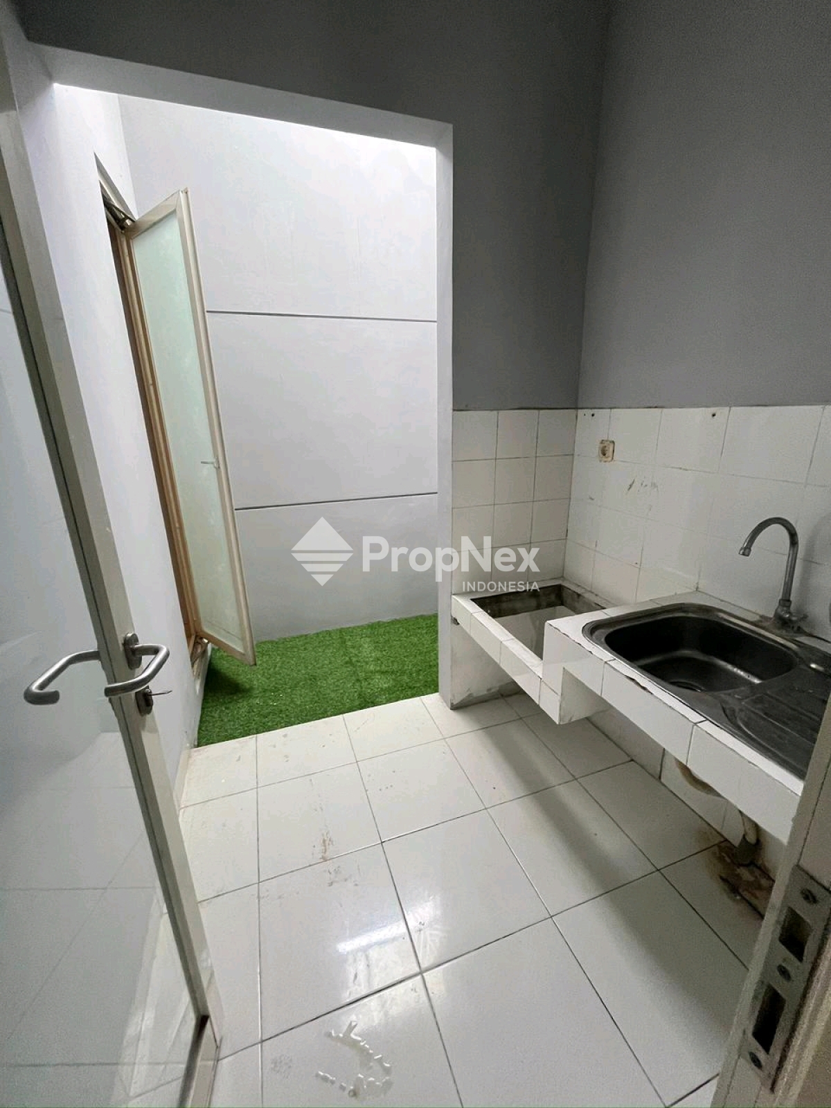 Rumah Baru Minimalis di Grand Harvest Wiyung dekat Royal Residence — foto 7