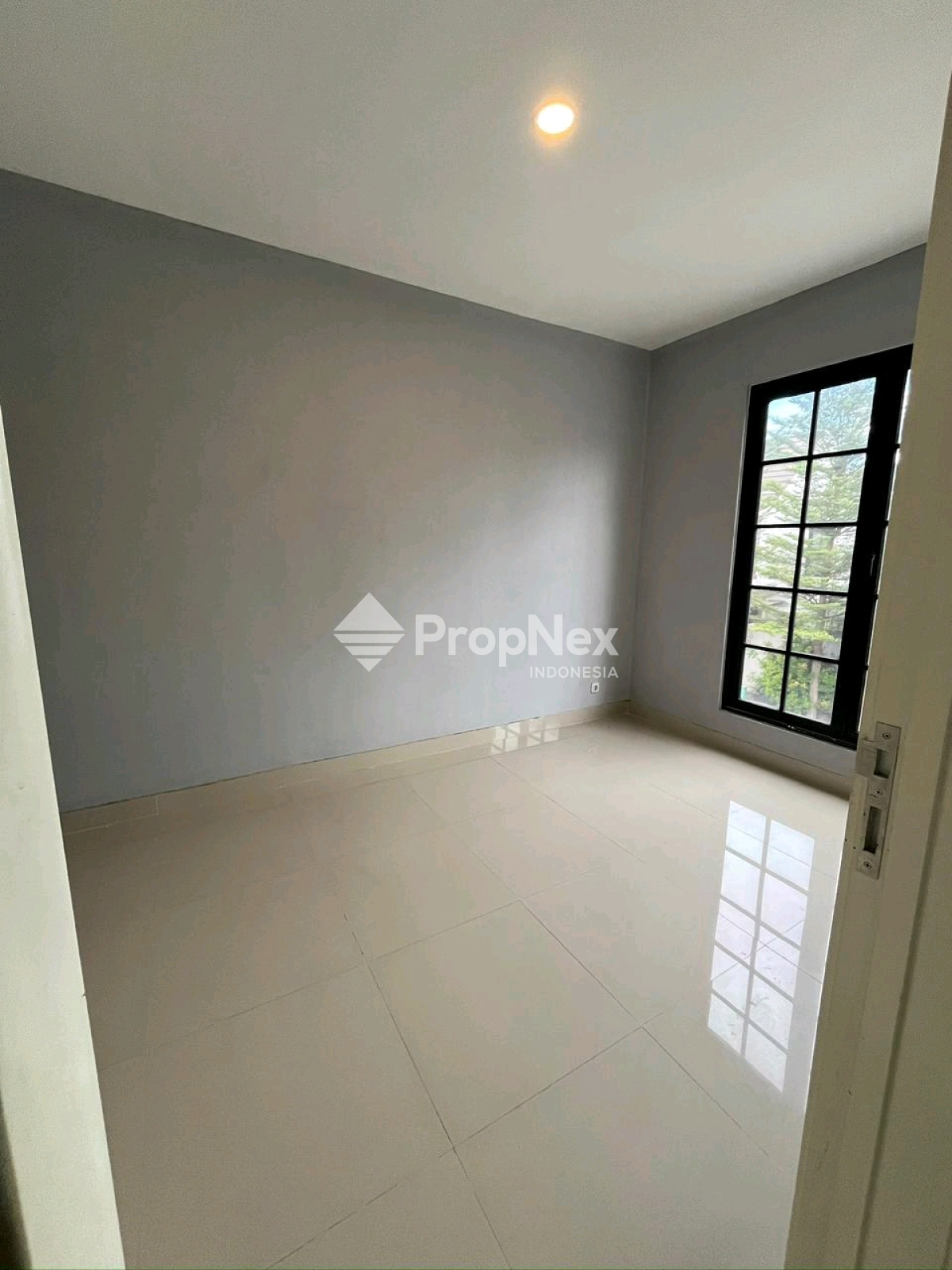 Rumah Baru Minimalis di Grand Harvest Wiyung dekat Royal Residence — foto 10