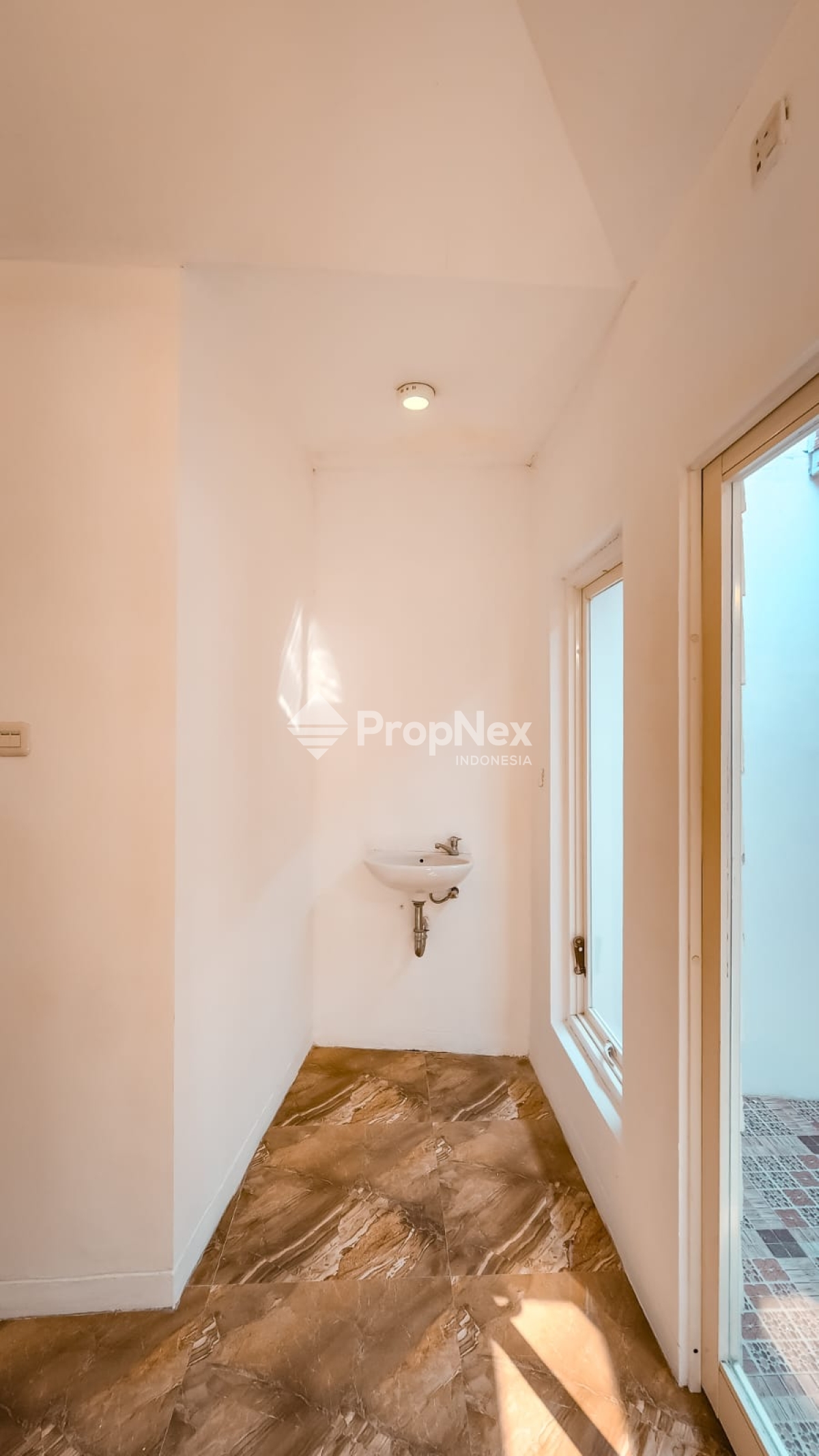 PERUMAHAN BY CIPUTRA GROUP — foto 8