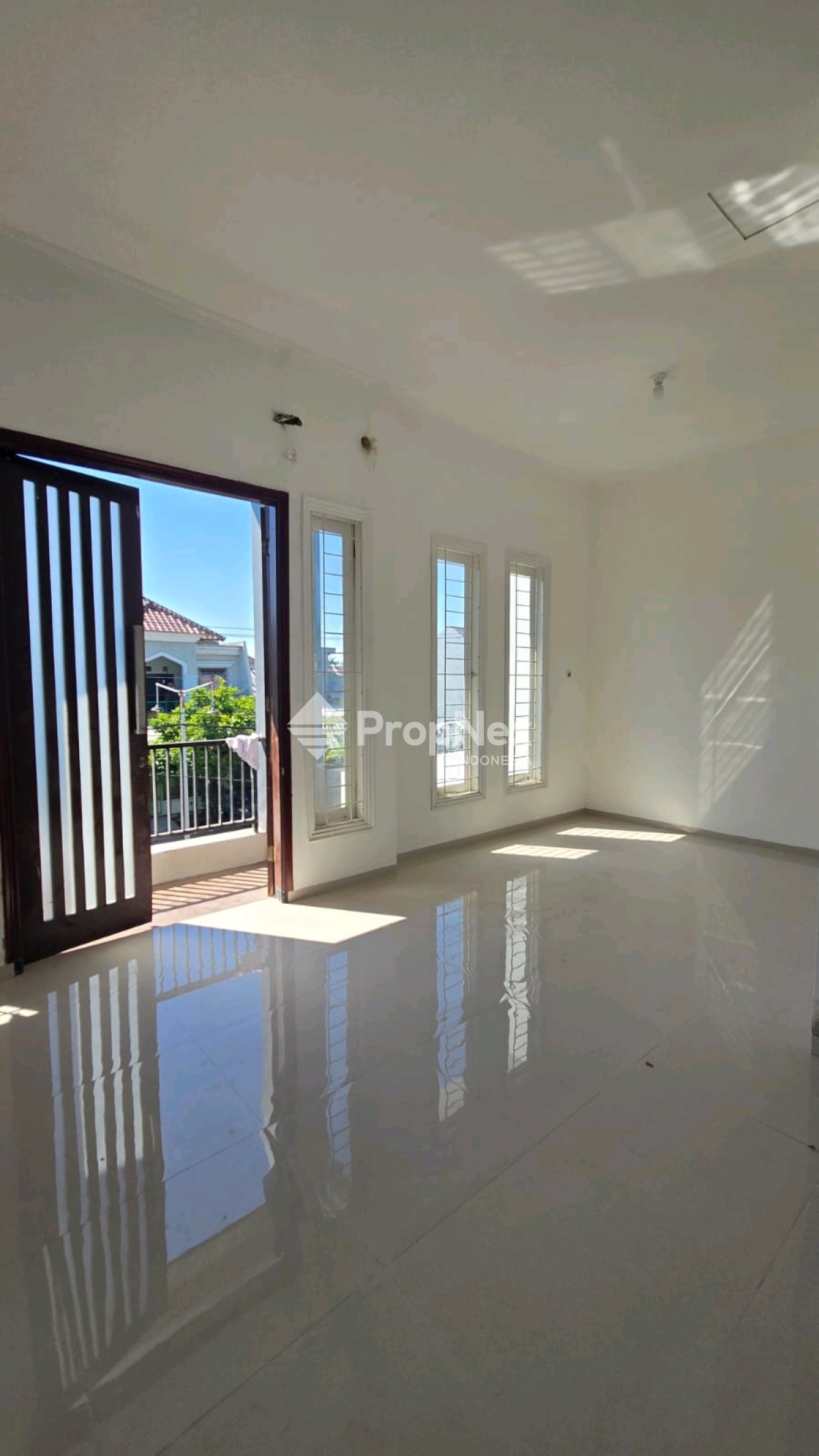 Rumah Wiguna Timur Regency, Surabaya — foto 3