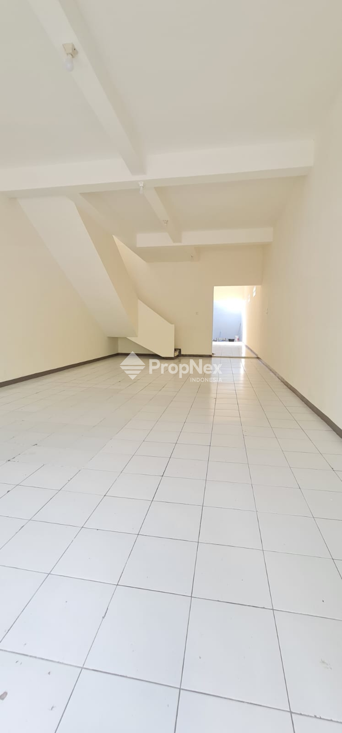 Ruko Siap Pakai Mainroad Taman Holis Indah Bandung