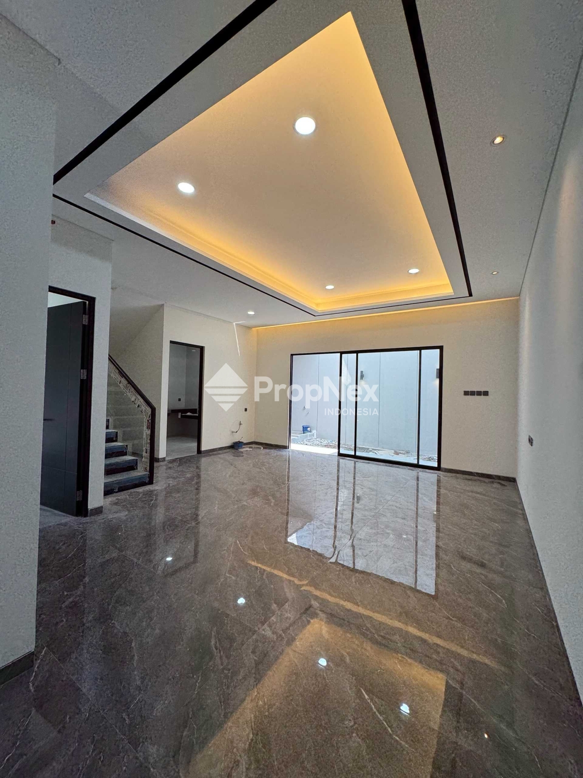 DIJUAL RUMAH CITRALAND UTAMA 4KT 2LT MODERN MINIMALIS BARU GRESS — foto 2