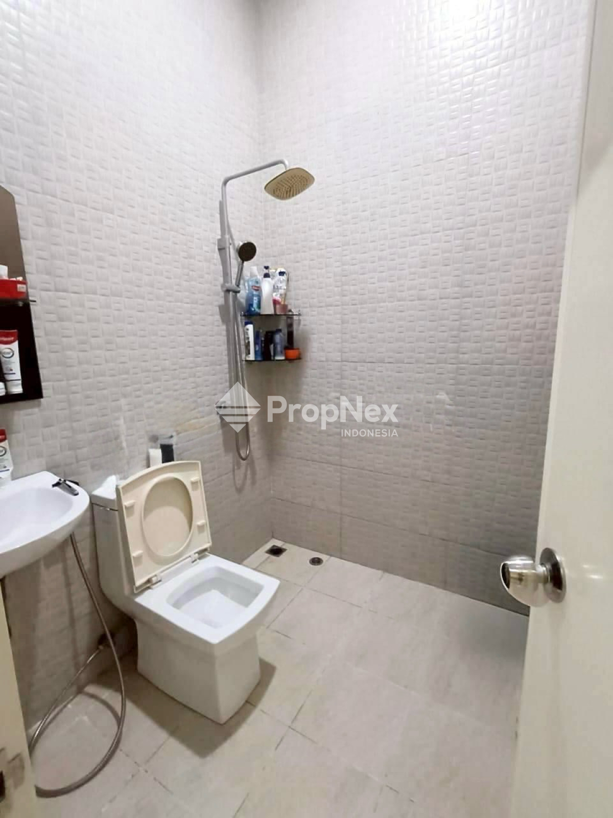 Rumah Mewah 4KT Furnished Siap Huni Batam Centre — foto 7