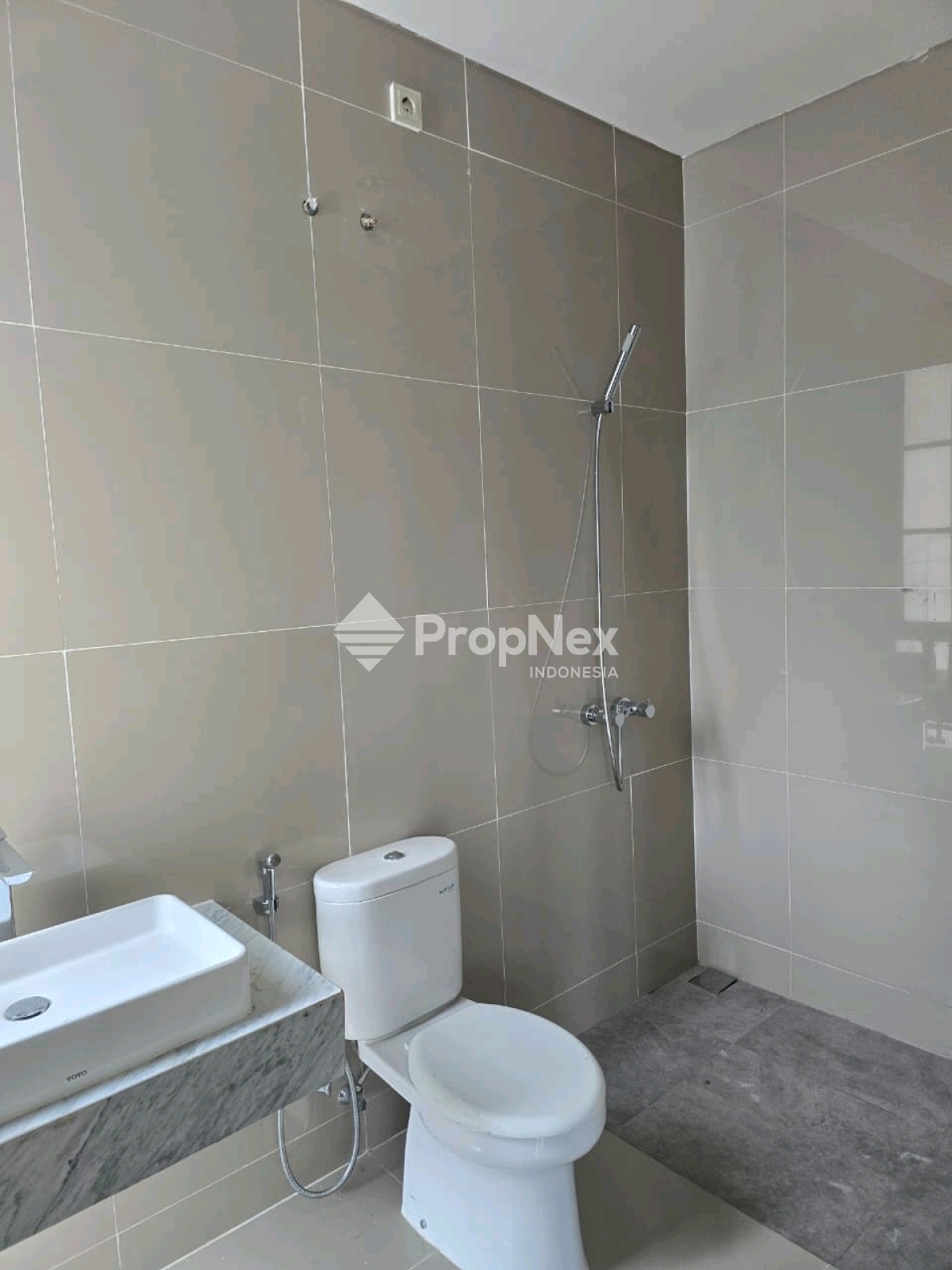 MURAH WHIYE HOUSE DIAN ISTANA DKT GRAHA PAKUWON WIYUNG — foto 4
