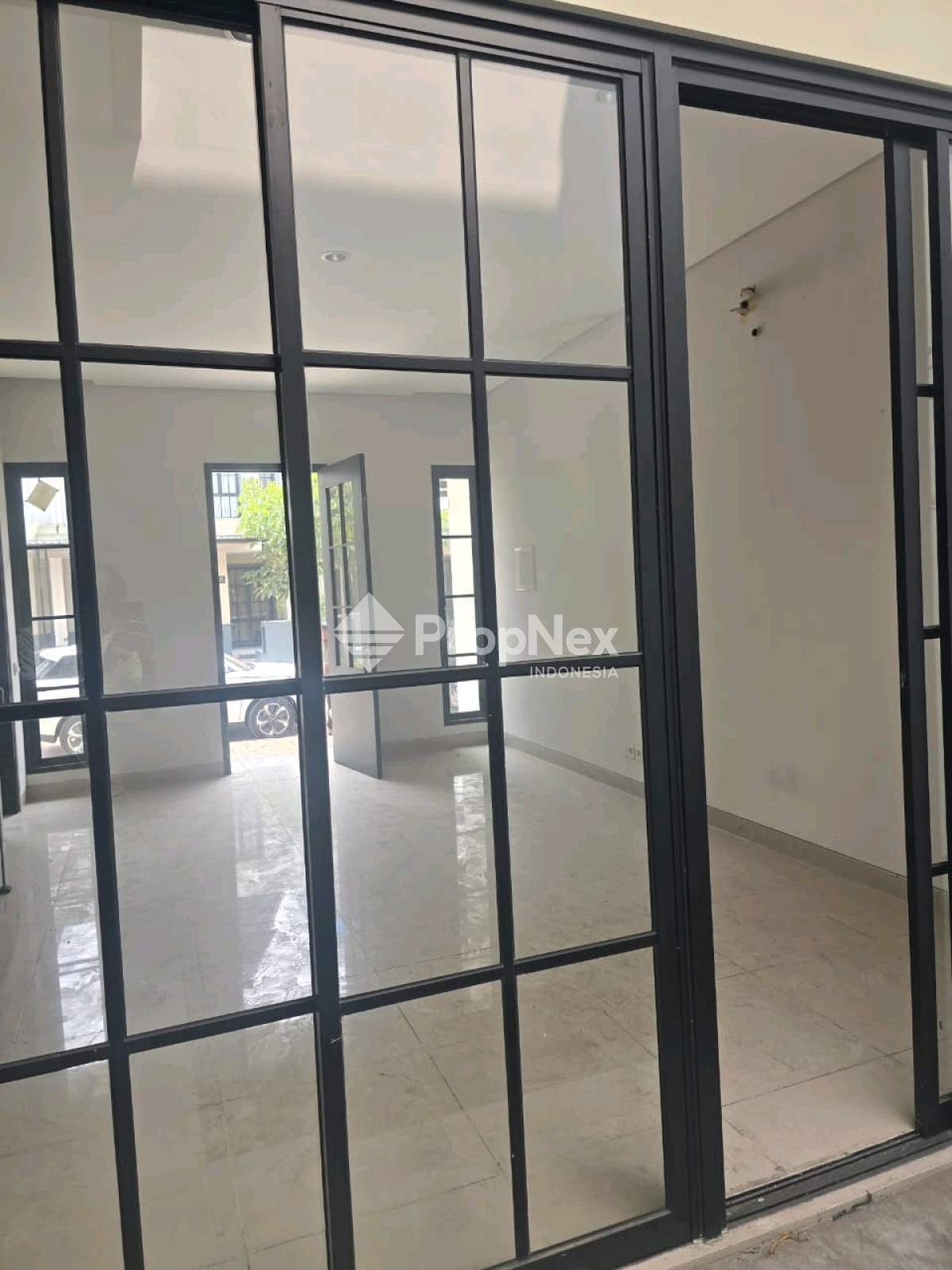 MURAH WHIYE HOUSE DIAN ISTANA DKT GRAHA PAKUWON WIYUNG — foto 6