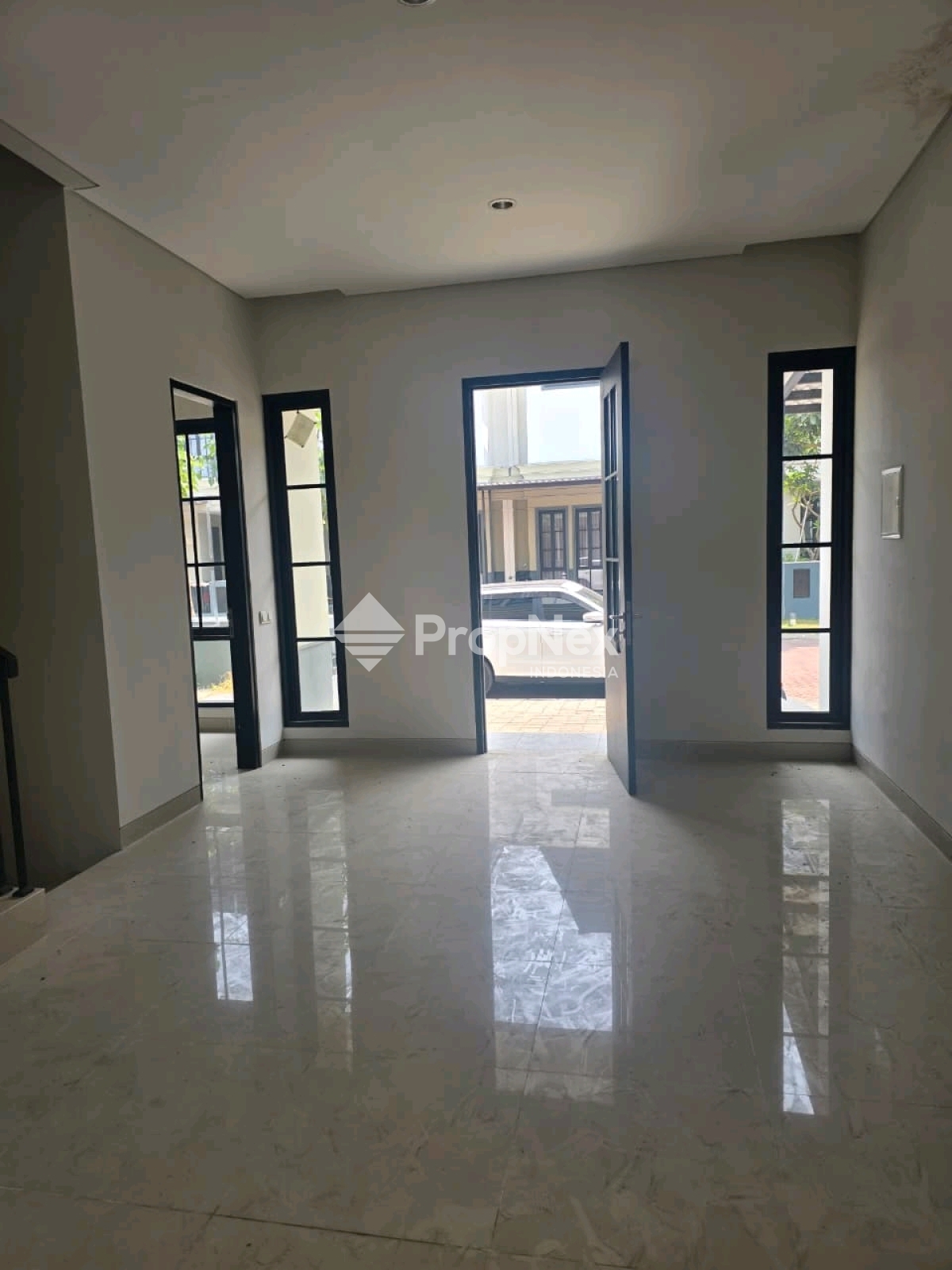 MURAH WHIYE HOUSE DIAN ISTANA DKT GRAHA PAKUWON WIYUNG — foto 7