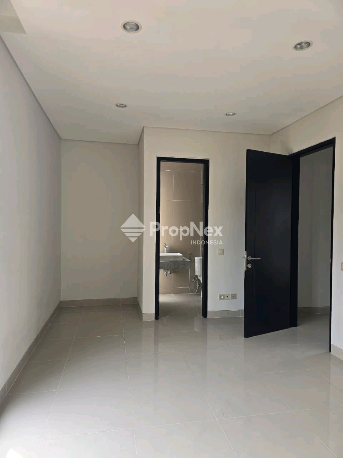 MURAH WHIYE HOUSE DIAN ISTANA DKT GRAHA PAKUWON WIYUNG — foto 9