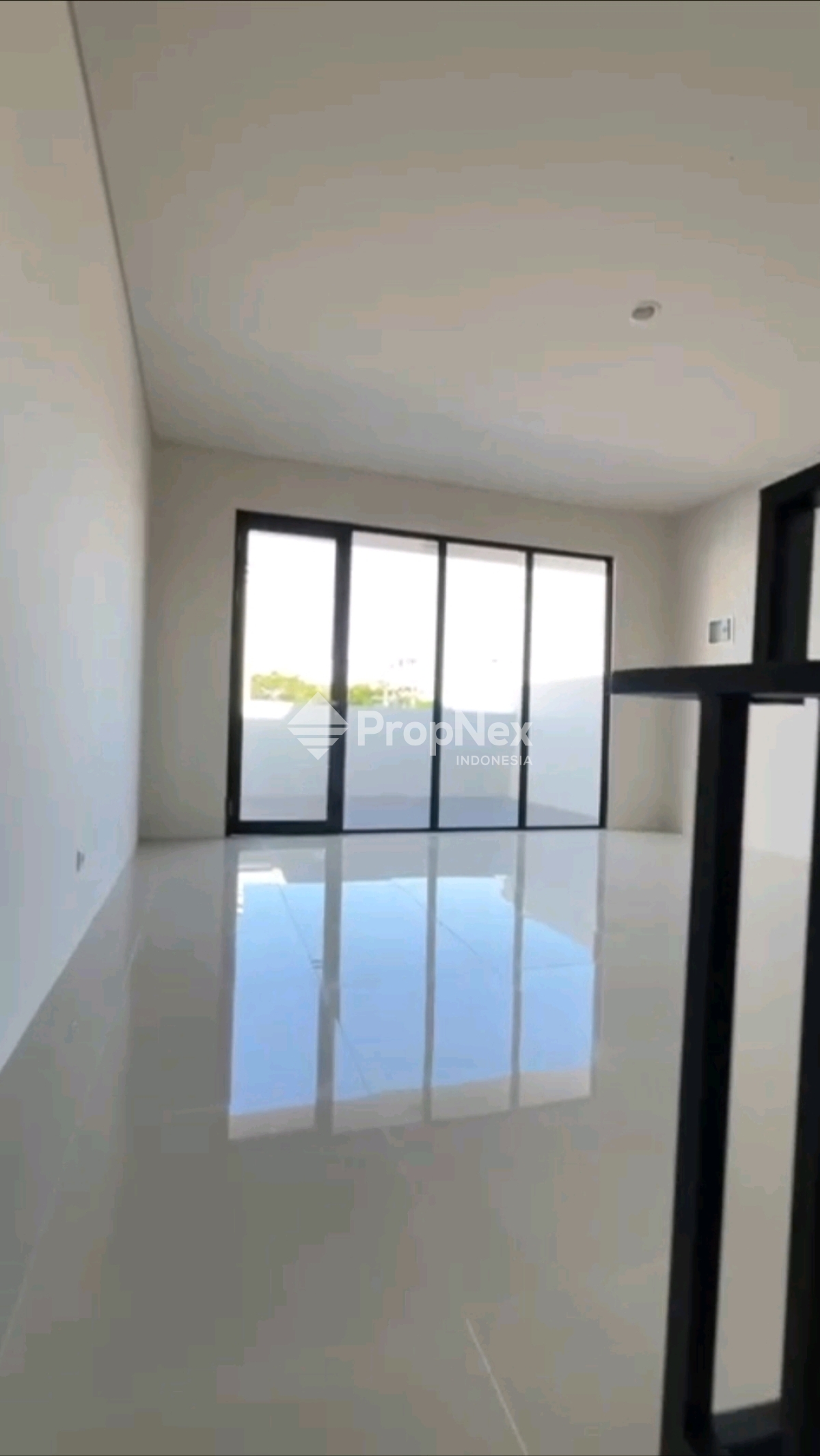 Disewakan Ruko CBD Driyorejo Baru Gress — foto 4